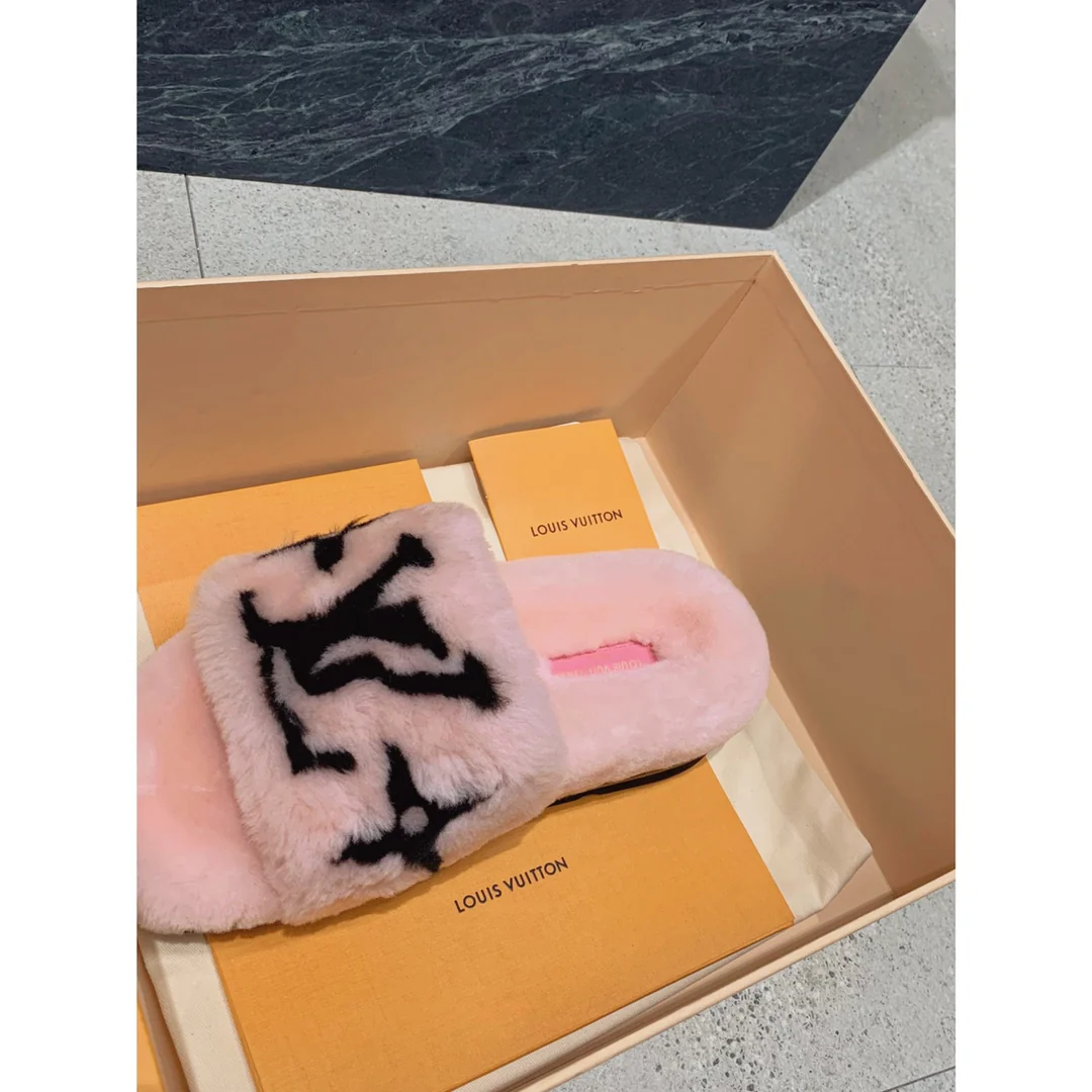 Тапочки LV Teddy из овчины - розовые