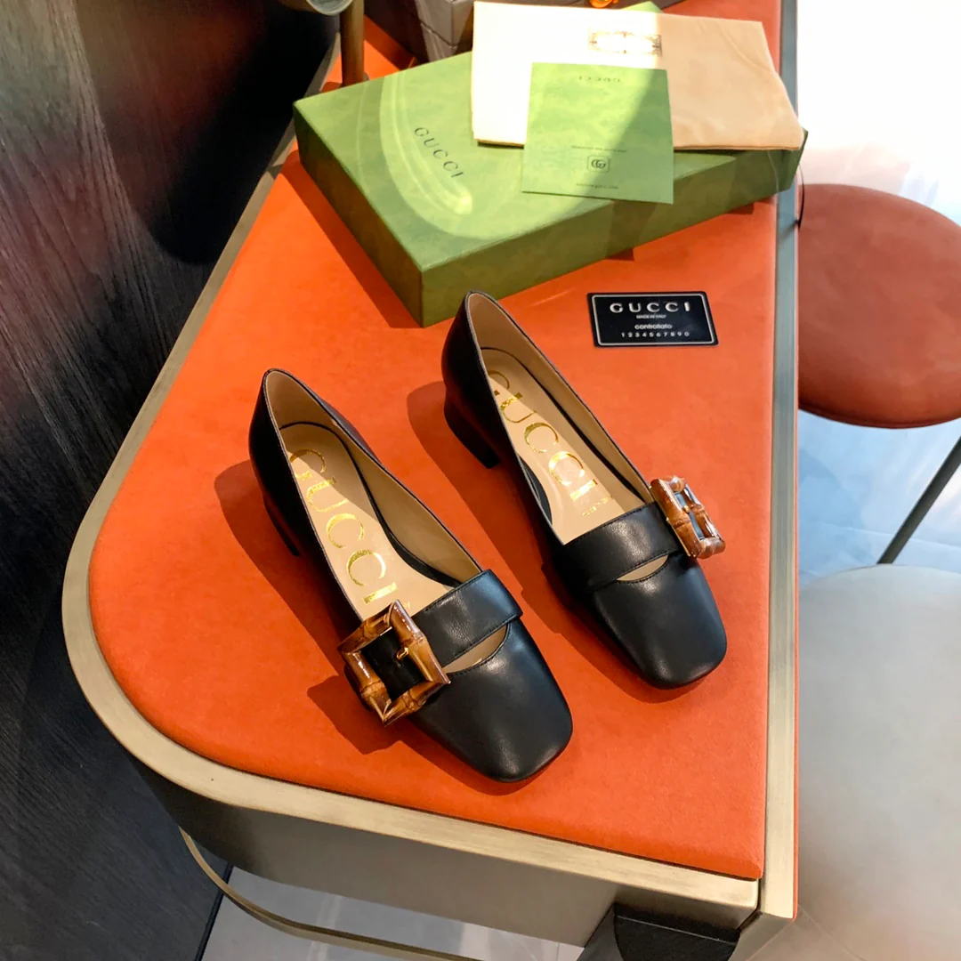 Gucci - Туфли на низком каблуке с бамбуковой пряжкой