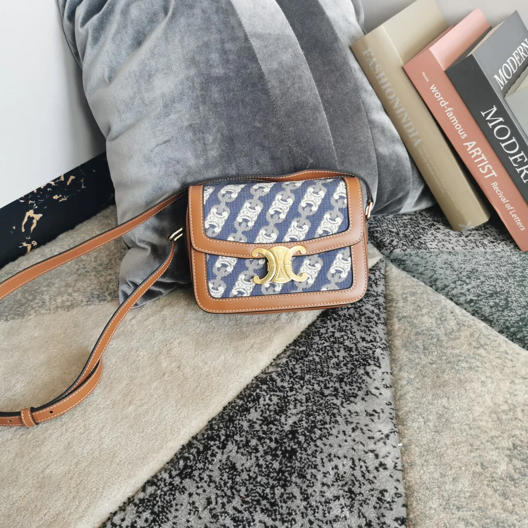 Сумка Celine Triomphe Classic из льна и белой кожи, темно-синяя, маленький размер 18-5 см.