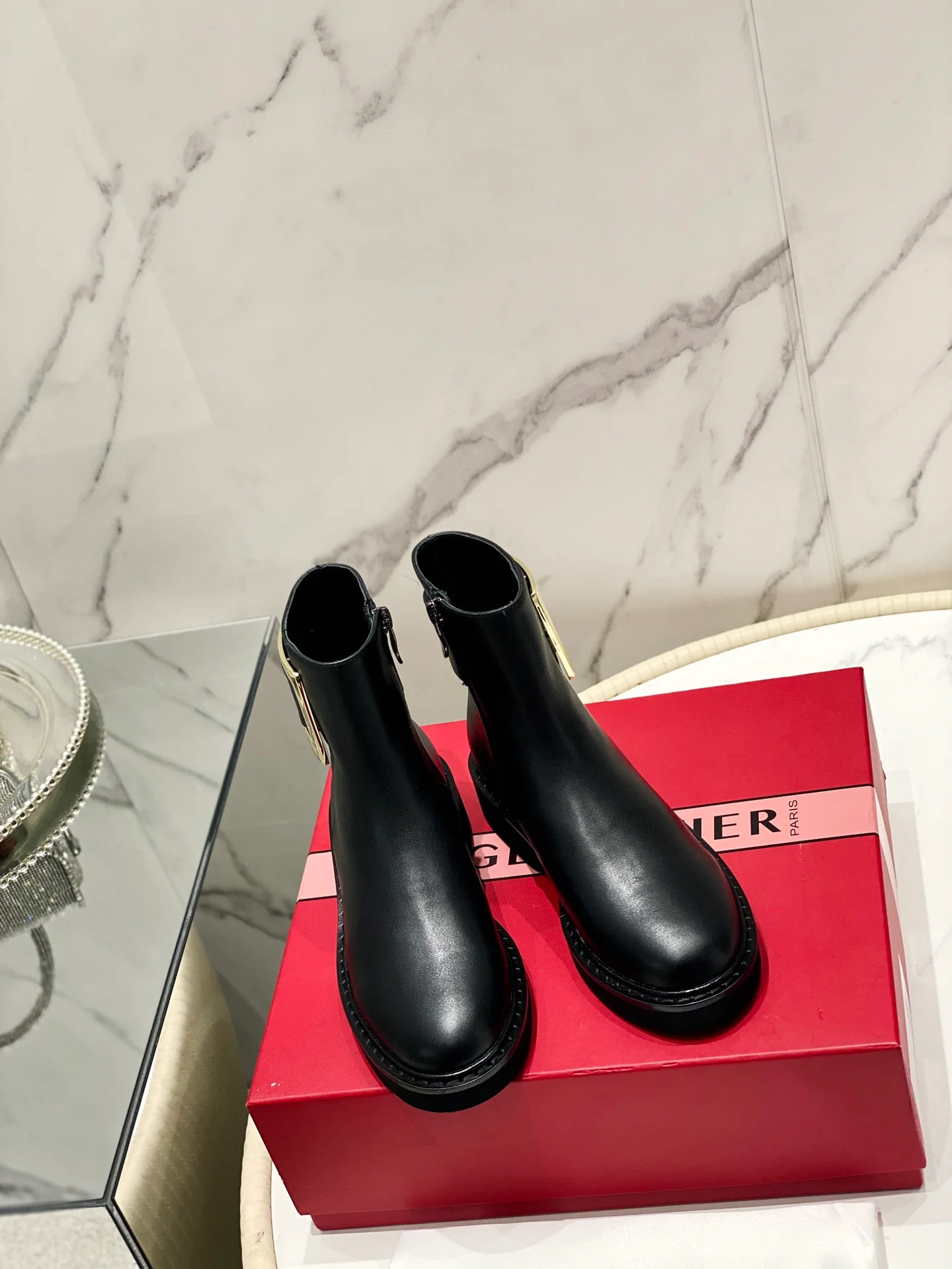 Ботинки RV Shoes - кожаные ботильоны 2024 года - черные