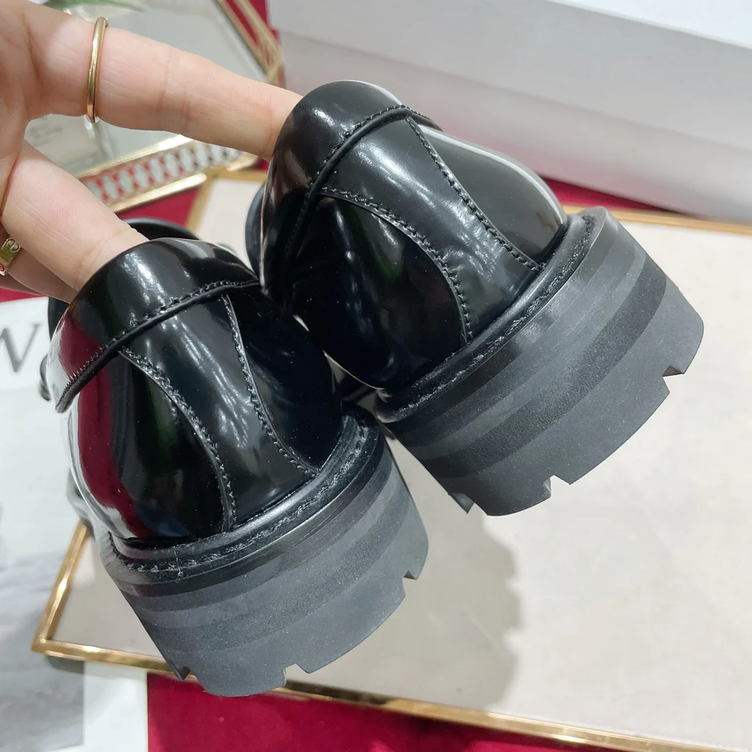 Обувь Celine - Celine - лакированная кожа - серебряная пряжка - лоферы