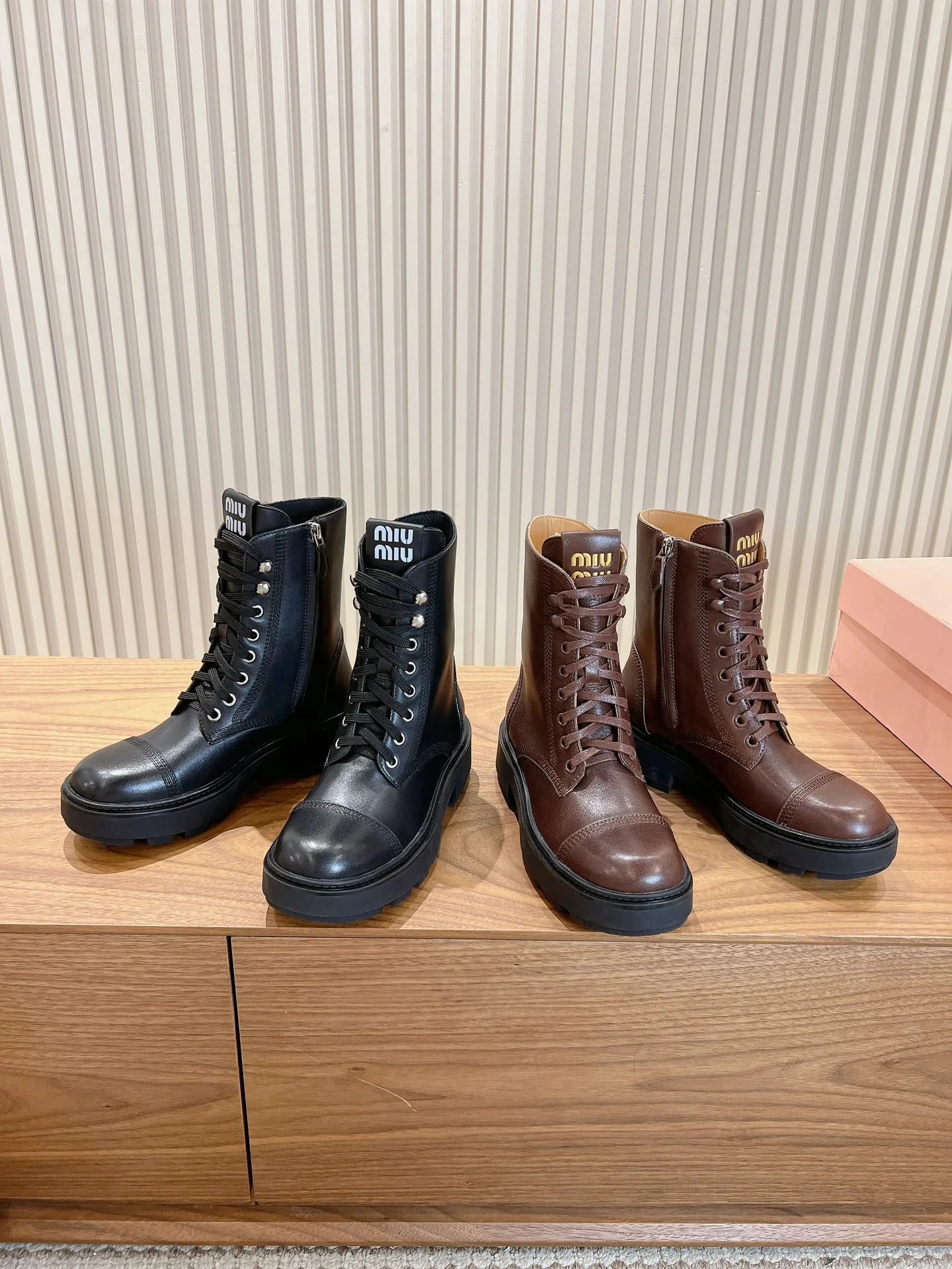 Ботинки Dr. Martens от Miu Miu 2024 — изображение из коллекции