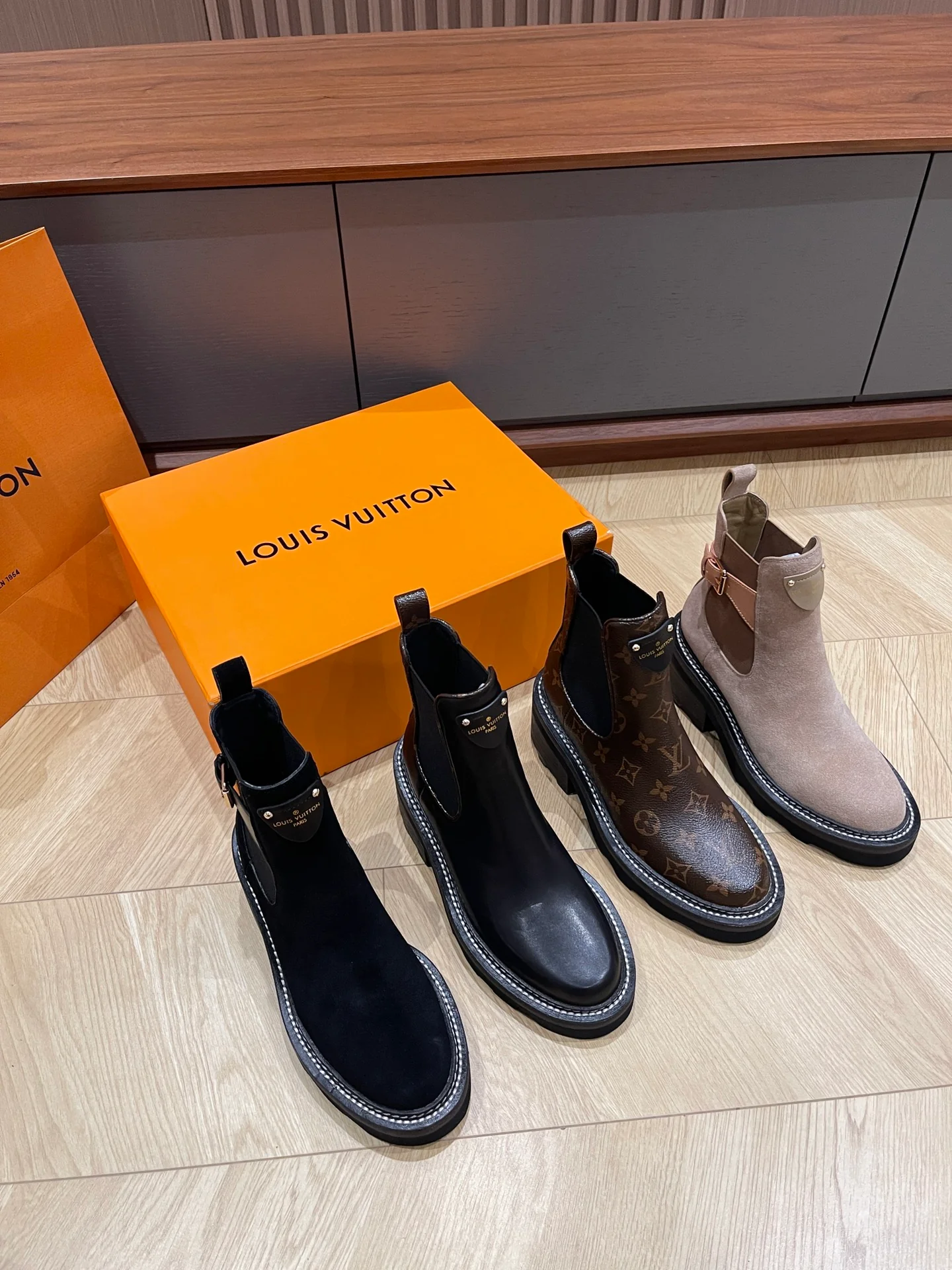 Изображение коллекции LV-2024-Ботильоны