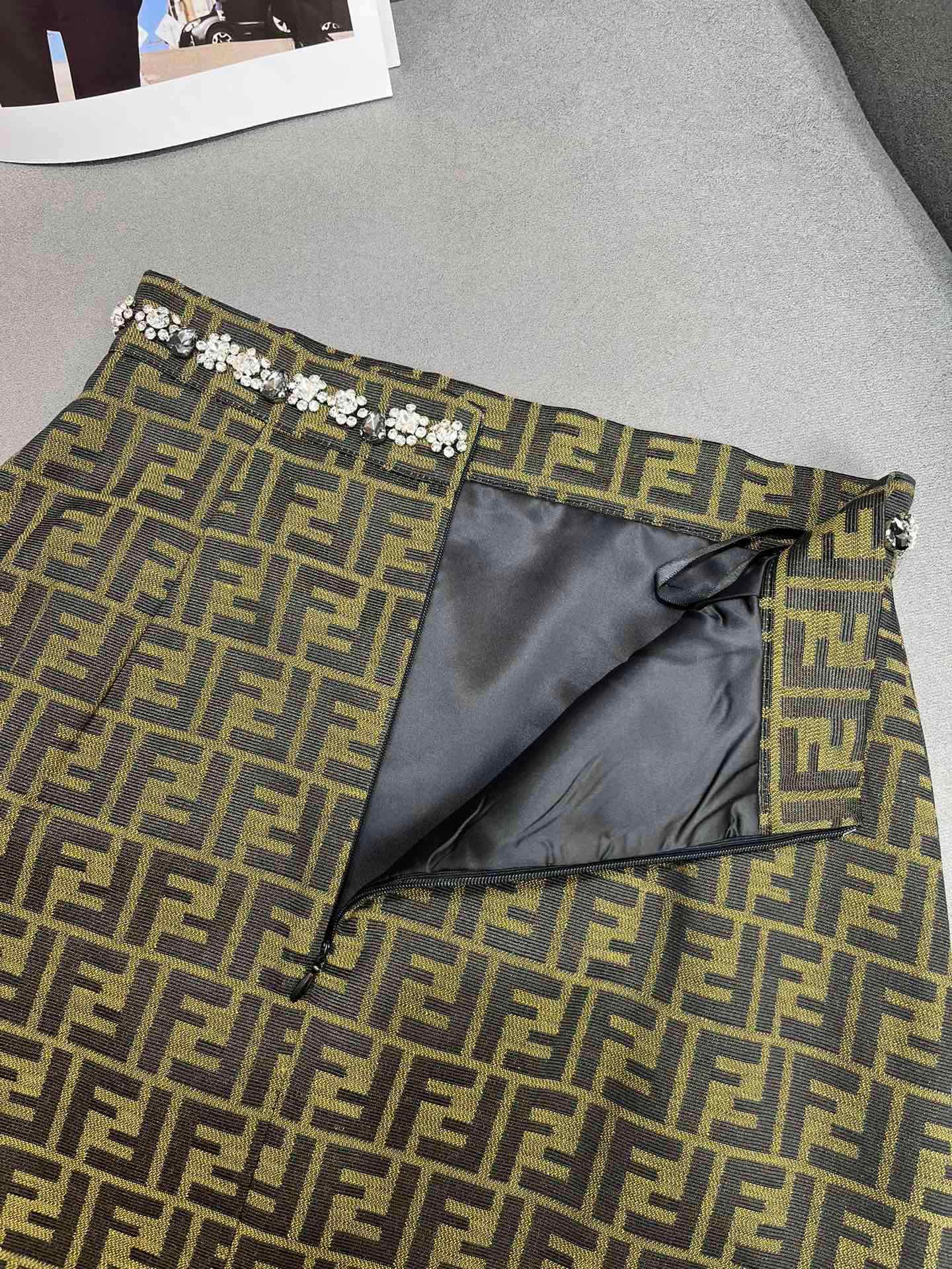 Fendi-2403-24ss Весенне-летний новый костюм: жакет и юбка