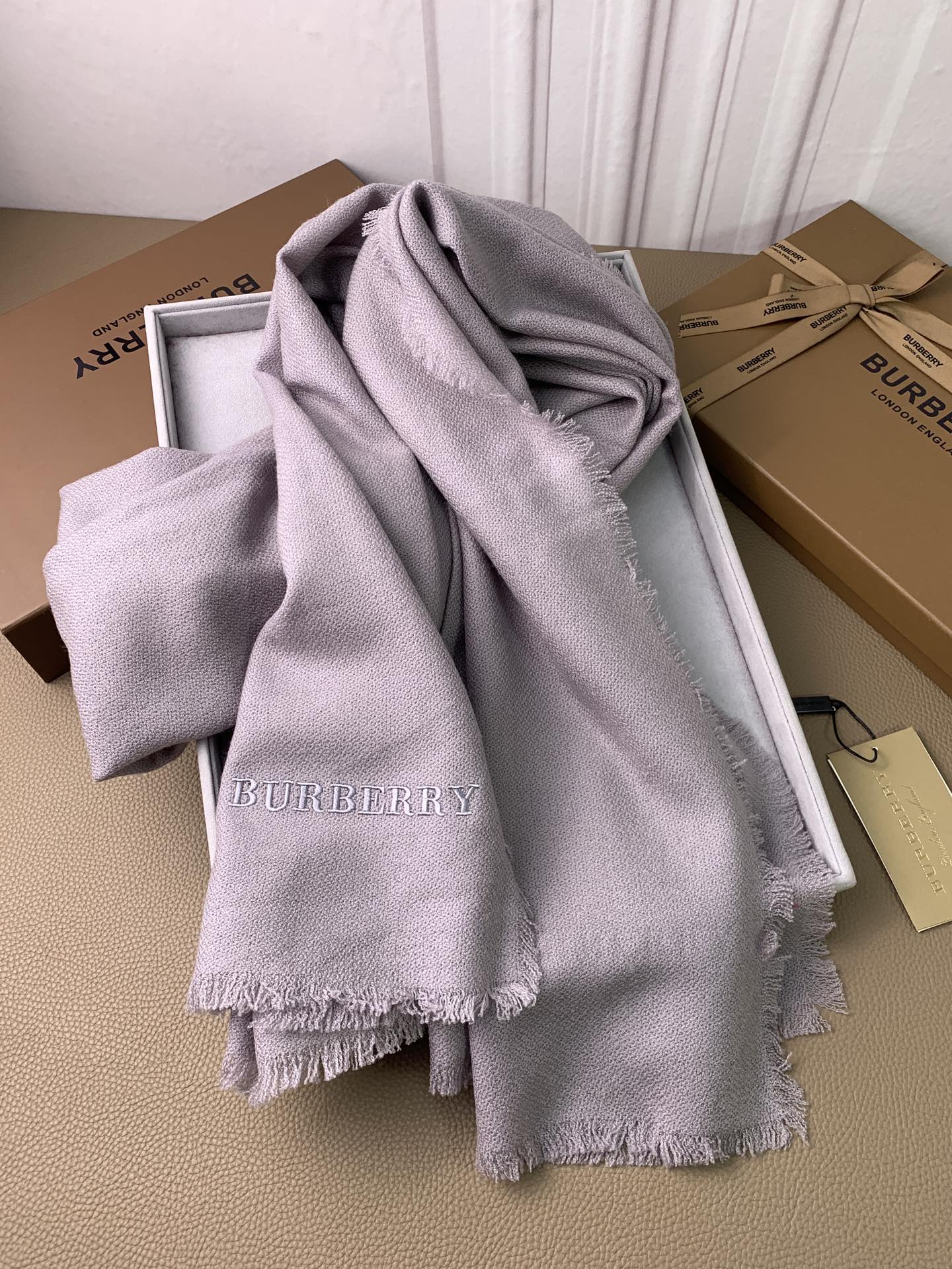 Однотонный шарф Burberry - 200 см - 85 см - 85 см - Кашемир - 15 см - Шелк - Серый