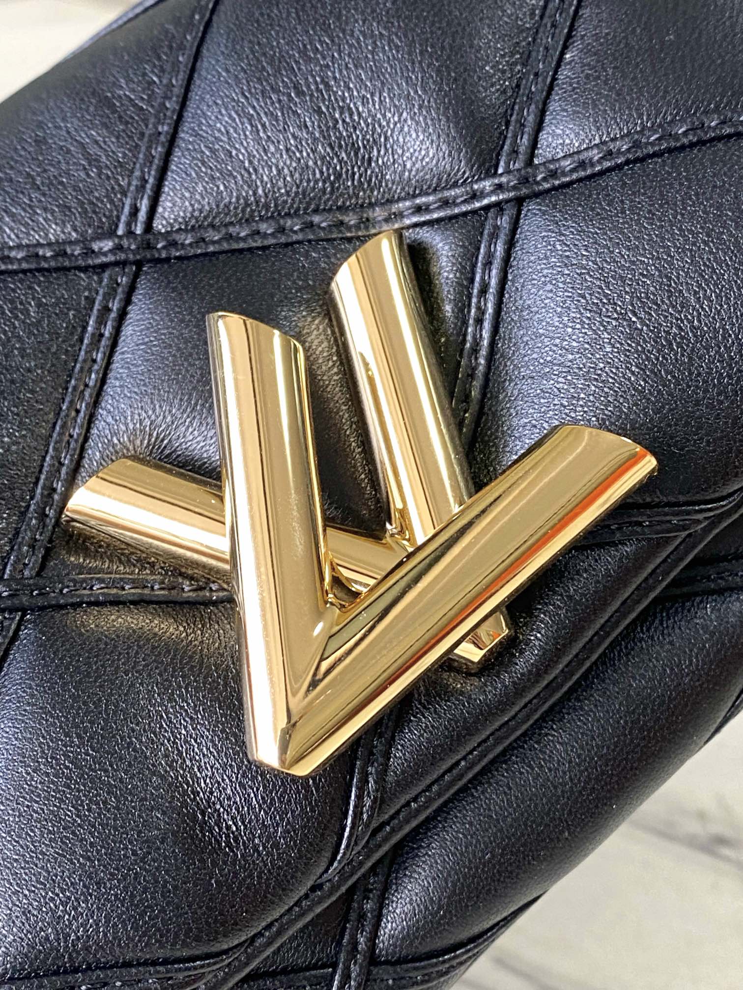 Сумка m23625-LV-pic0go-14, черная.