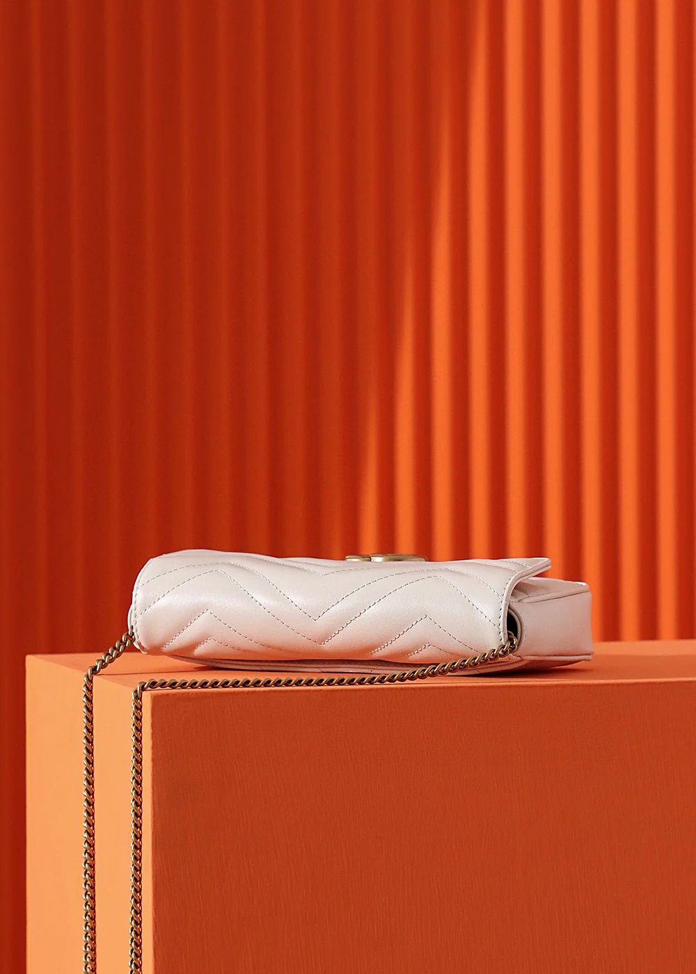 Сумка через плечо Gucci Marmont на цепочке - белая