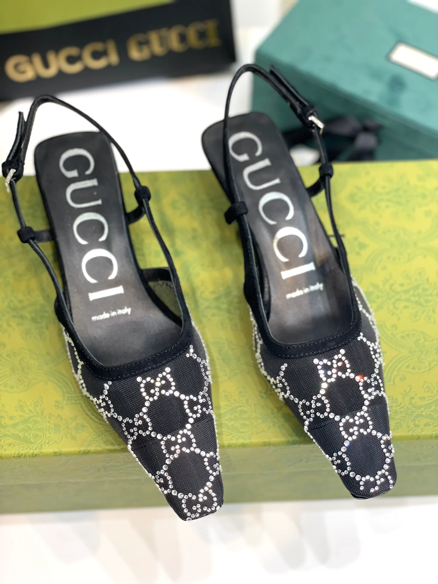 Gucci - Черные туфли на каблуке с монограммой, британский дизайн.