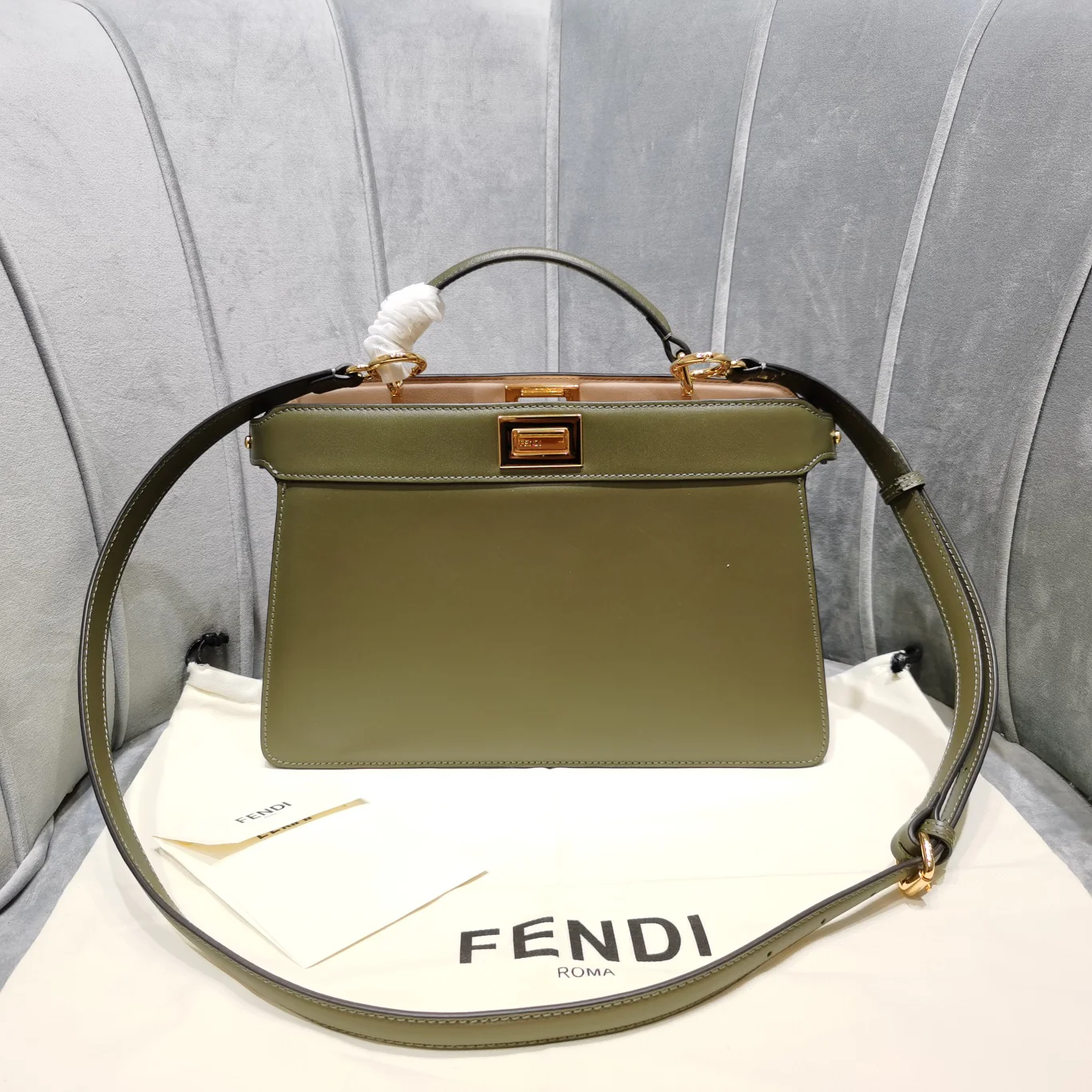 Маленькая зеленая кожаная сумка Fendi Peekaboo i-seey - 1