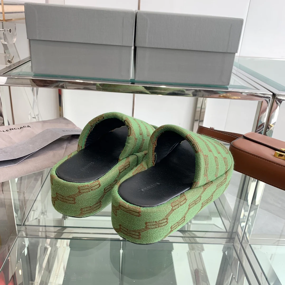 Balenciaga Весна/Лето 2023 - Тапочки на платформе с вышивкой - Зеленые