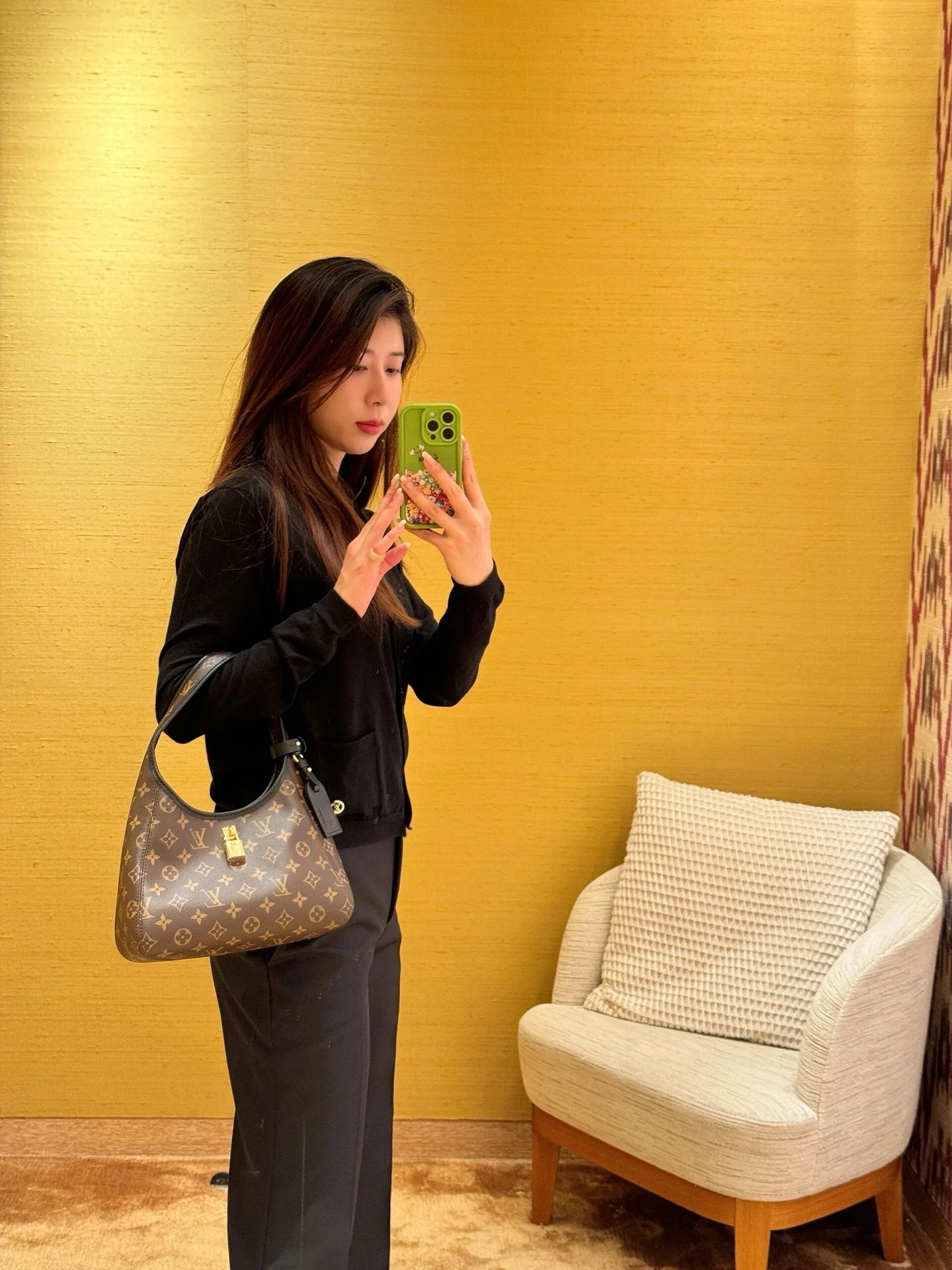 LV-m12940-the-drop подмышечная сумка-маленькая черная