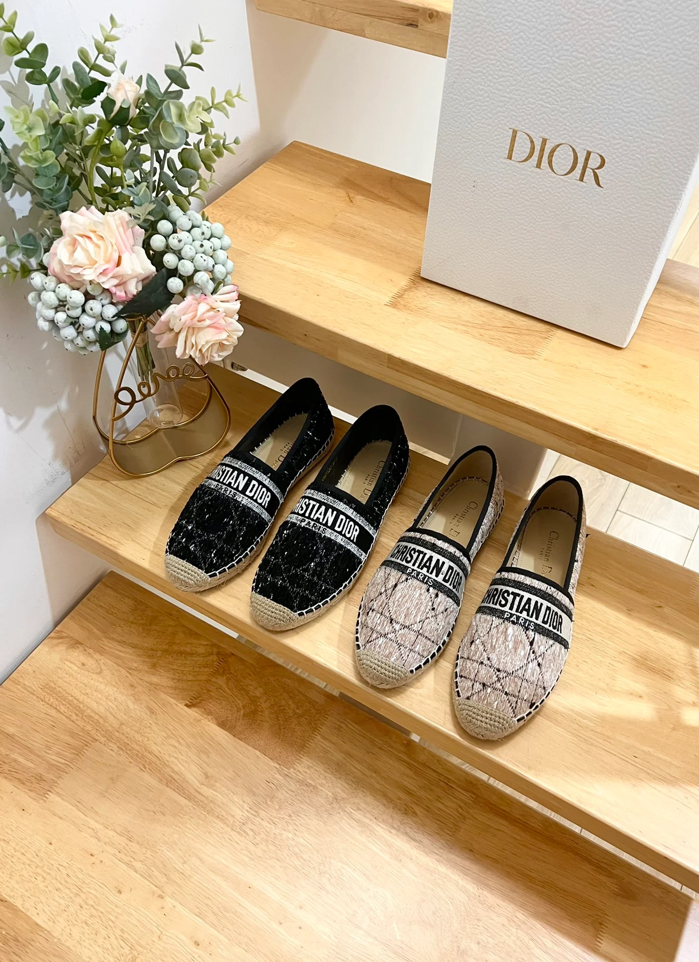 Вышитые рыбацкие туфли Dior 2024 — изображение из коллекции