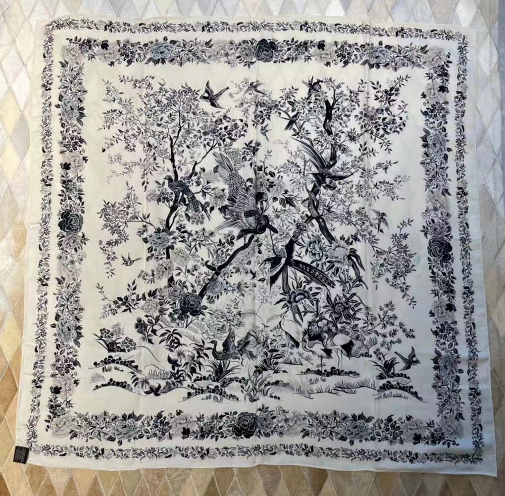 Dior - Бархатный шарф с ручной росписью 