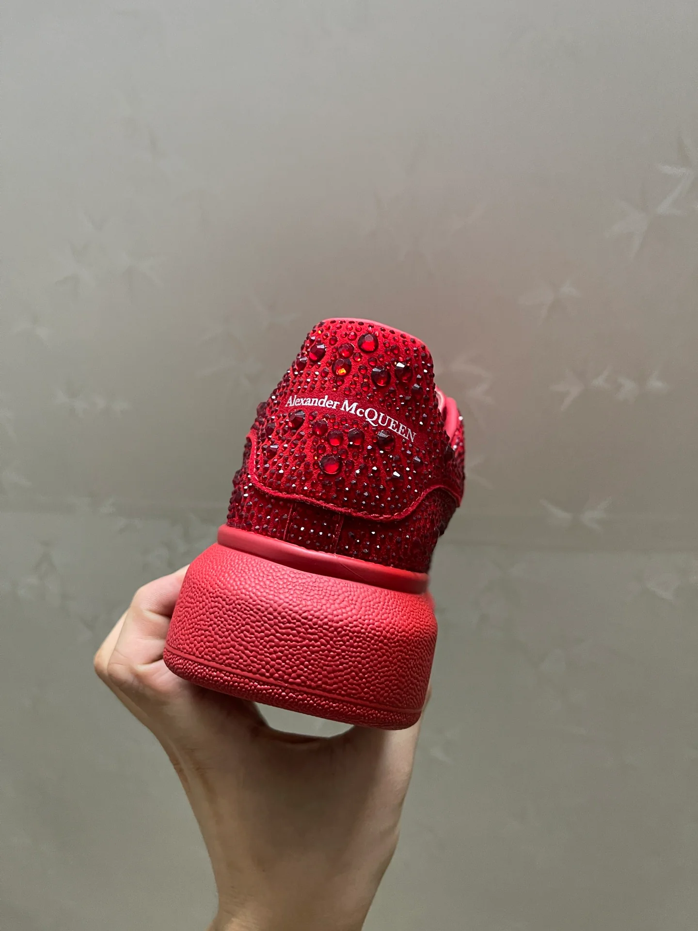 Классические белые кроссовки McQueen - унисекс - Red Diamond