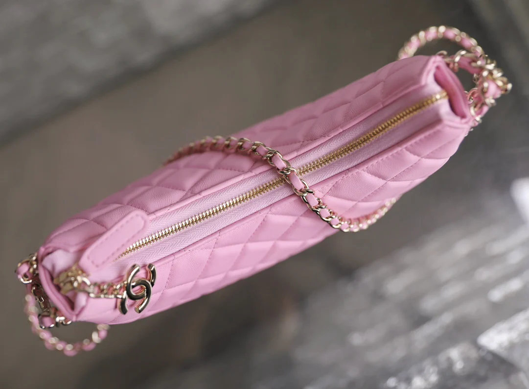 Новинка сезона весна/лето 2023 от Chanel - сумка ?Полумесяц? - маленькая - розовая