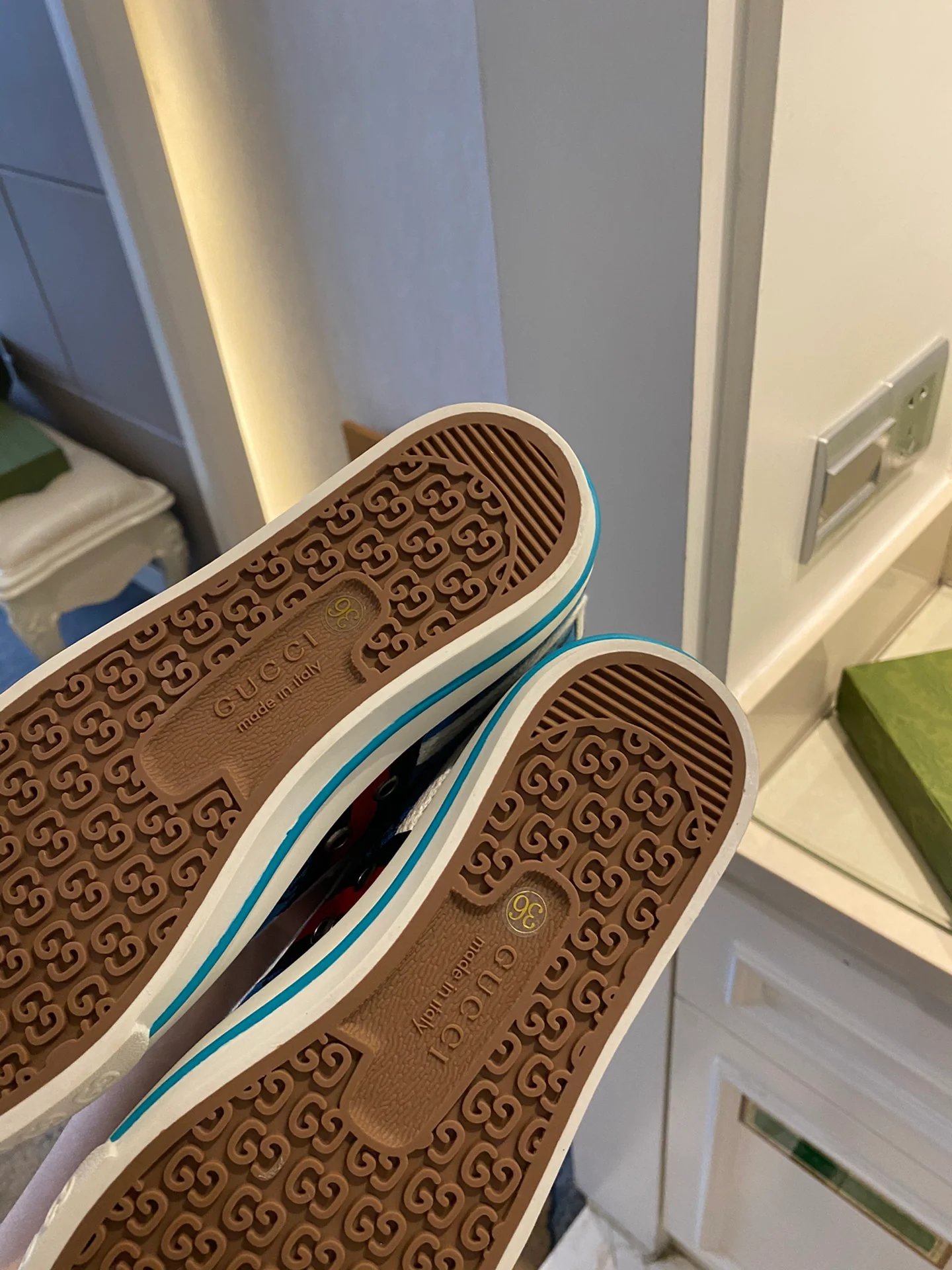 Высокие кеды Gucci с монограммой из канваса - 3