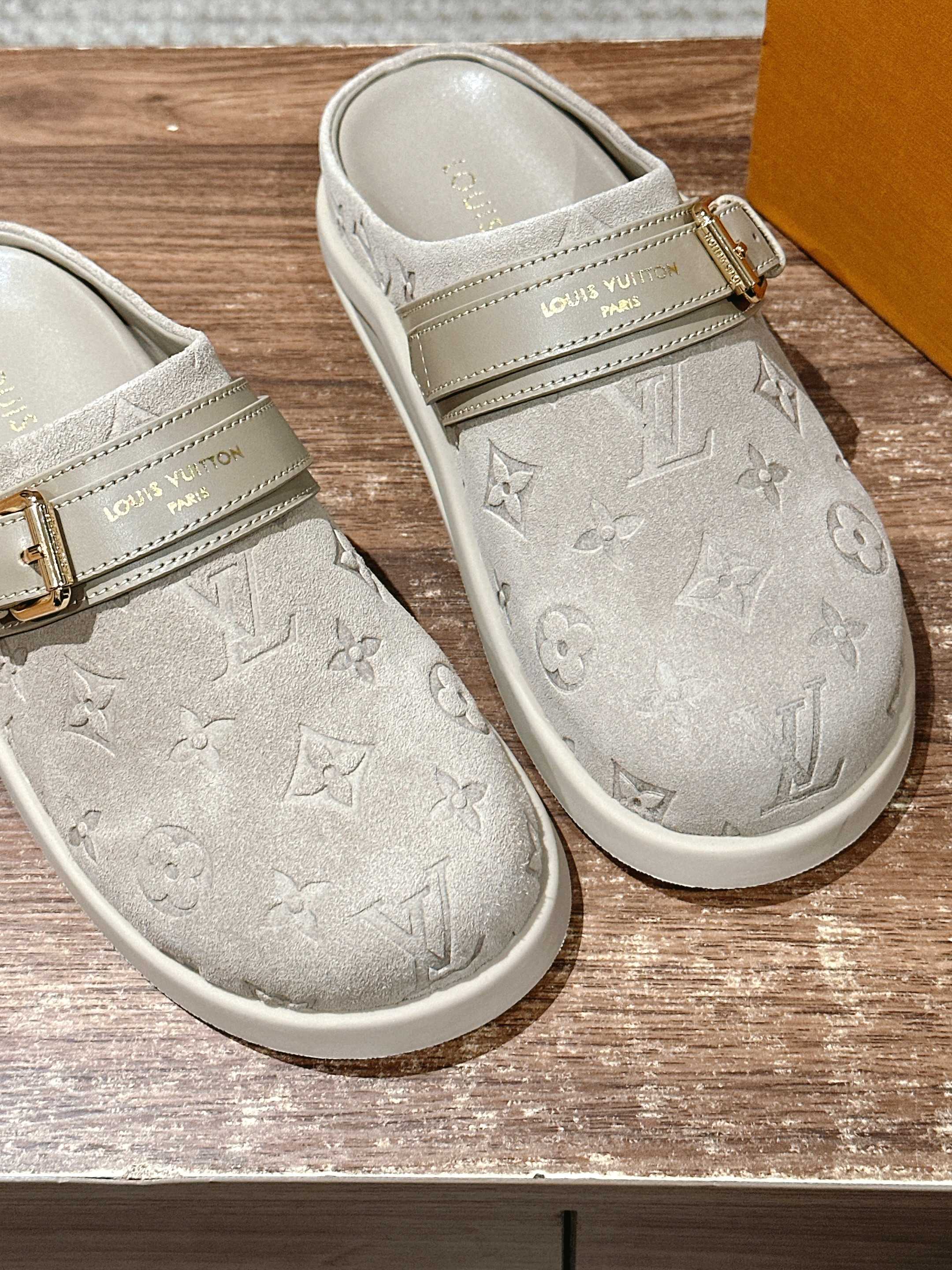 Новинка LV 2025 - Обувь Birkenstock - Замшевая отделка