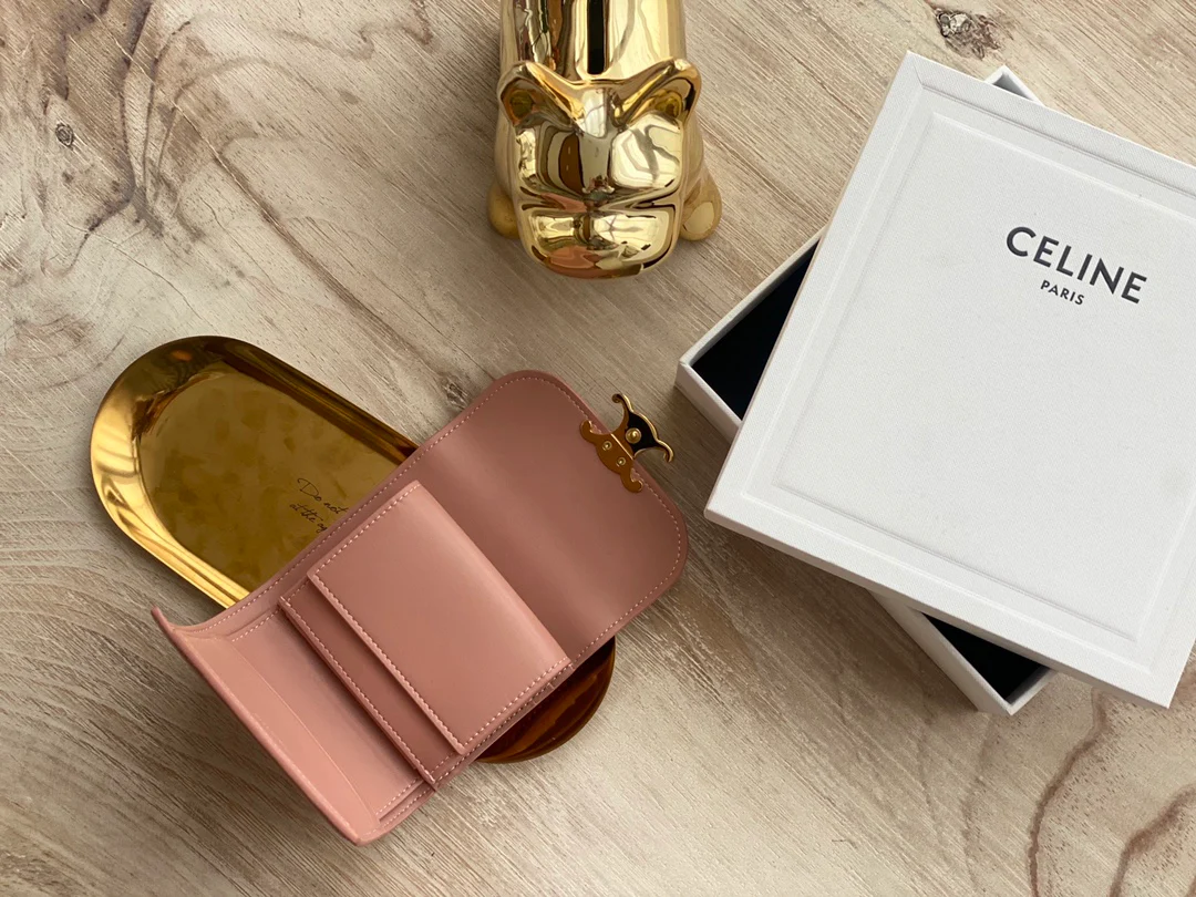 Маленький глянцевый кошелек Celine Triomphe с клапаном из овечьей кожи - розовый