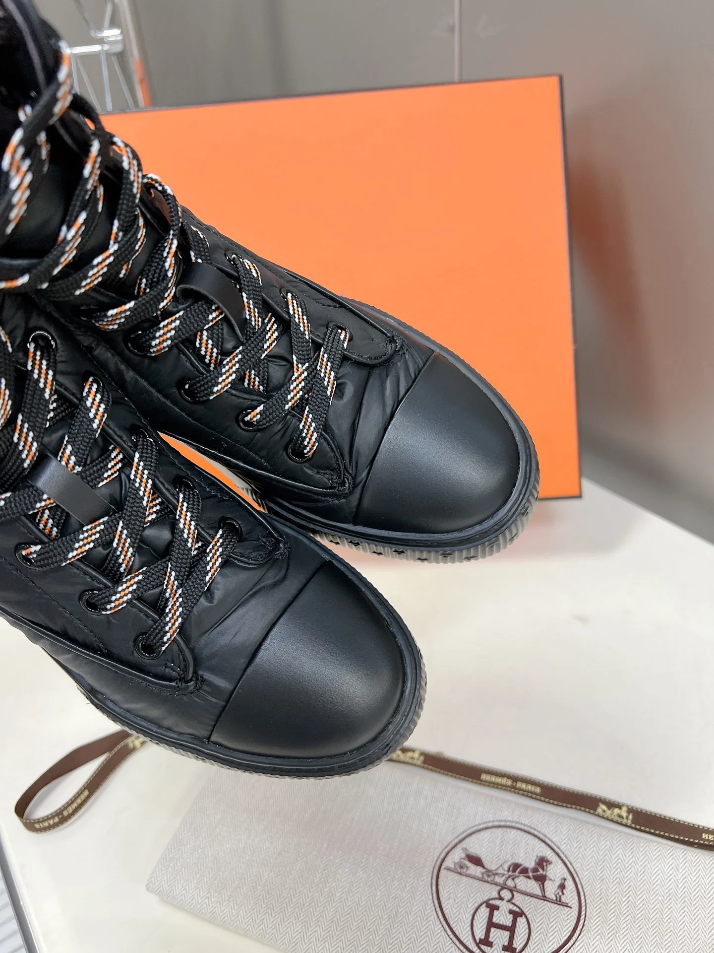 Новинка сезона осень/зима 2022 от Hermes - короткие сапоги и пуховые сапоги - 1