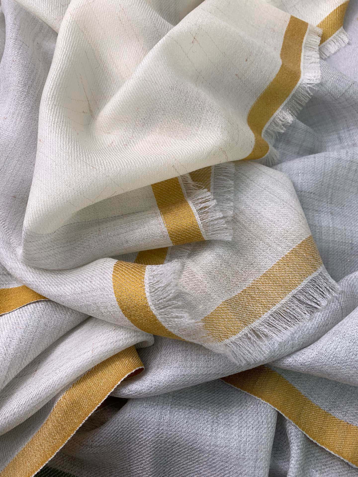 Lolwei - Маленький шарф из золотых и серебряных нитей - 110 см - 100 г - Кашемир