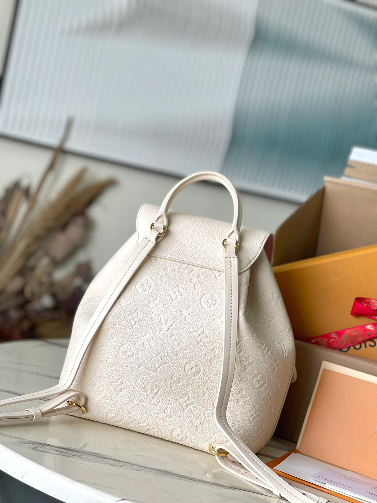 m45397-LV-own-White Backpack