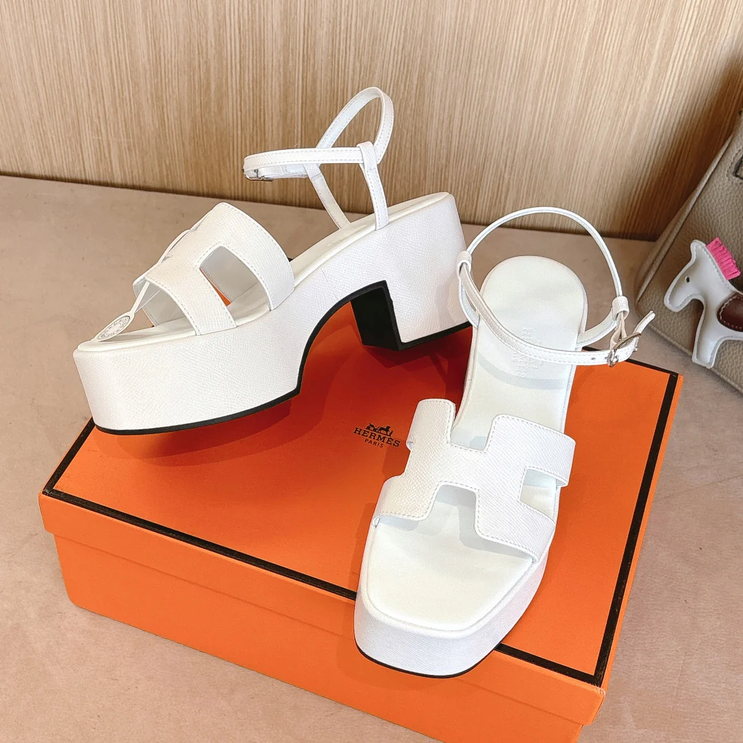 Босоножки на высоком каблуке Hermes Second Uncle из кожи, модель 2024 года, белые.