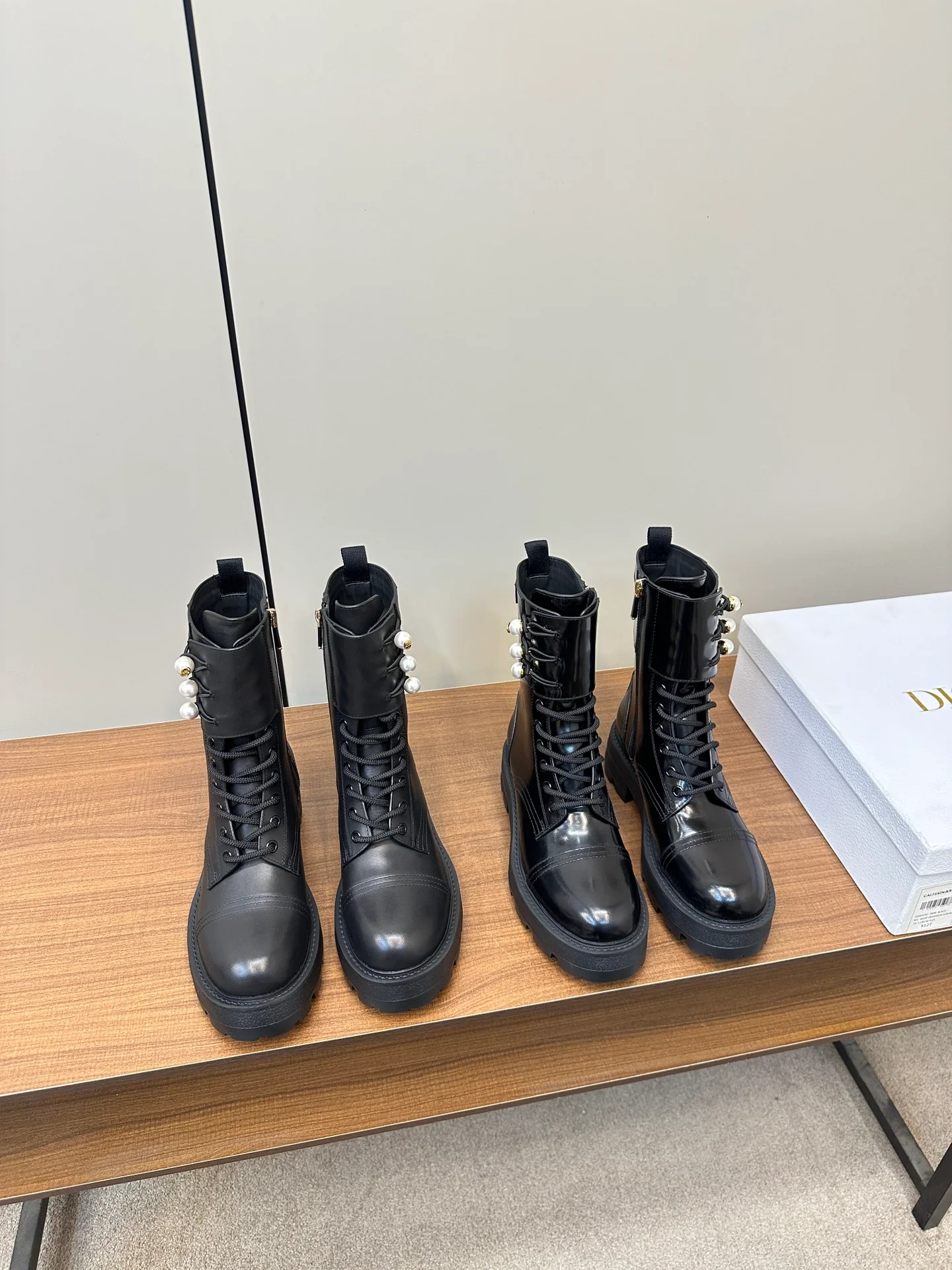 Ботинки Dior Dr. Martens 2024 — изображение из коллекции