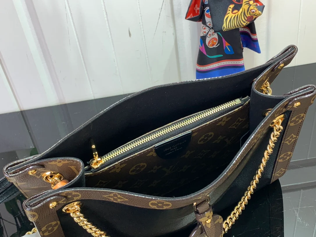 Маленькая сумка LV Nova Classic - черная