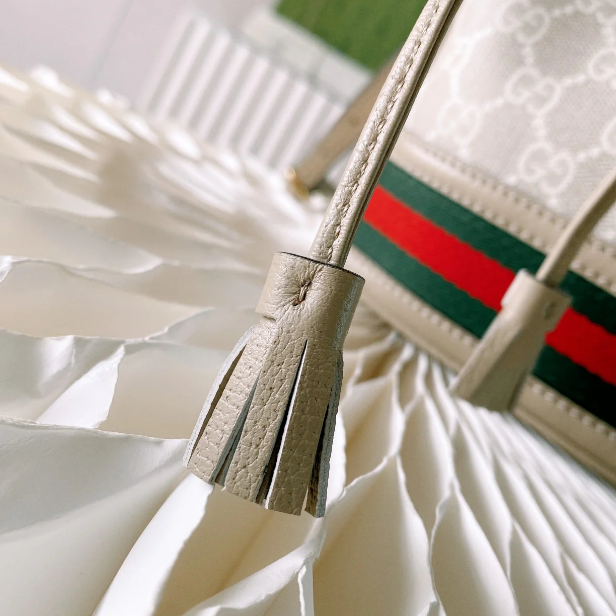 Мини-сумочка-ведро Gucci Ophidia - 15x18x9,5 см - серо-розовая