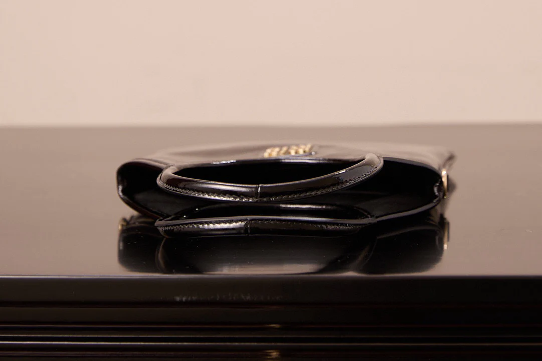 Сумка-тоут Miu Miu-5ba281m650-??? Маленькая, лакированная, черная