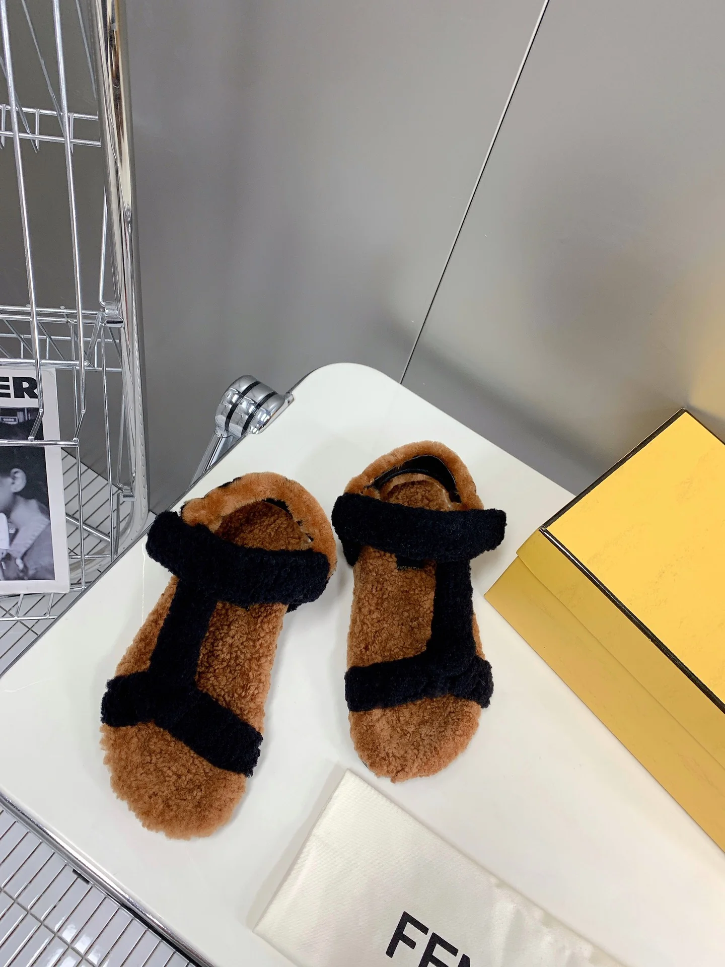 Fendi - Мягкие сандалии - Коричневые - Черные