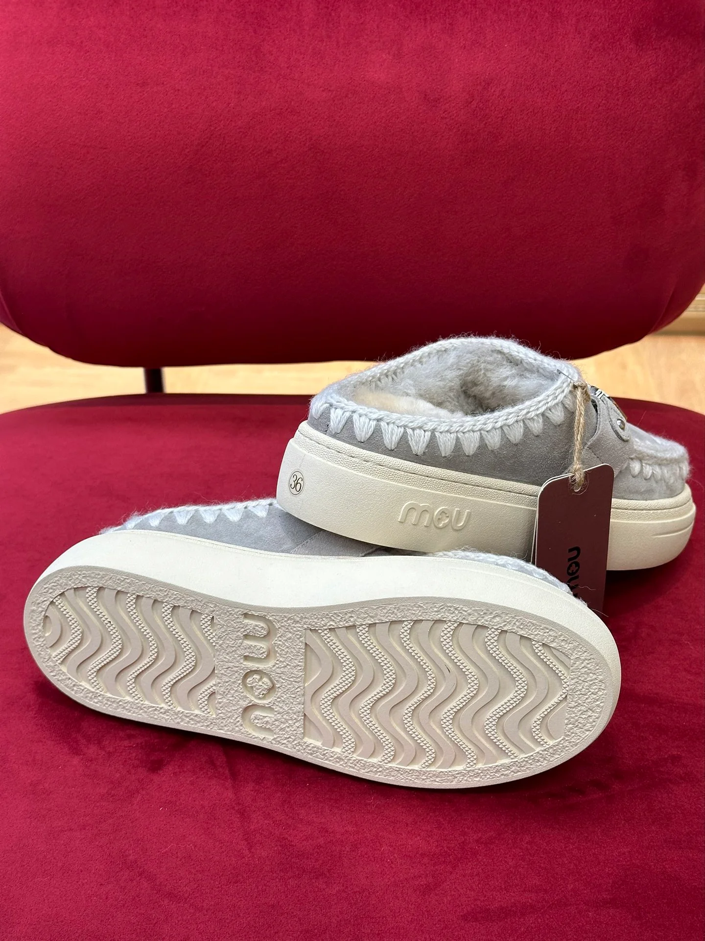 Miu Miu - Осень/Зима 2022 - Замшевые тапочки