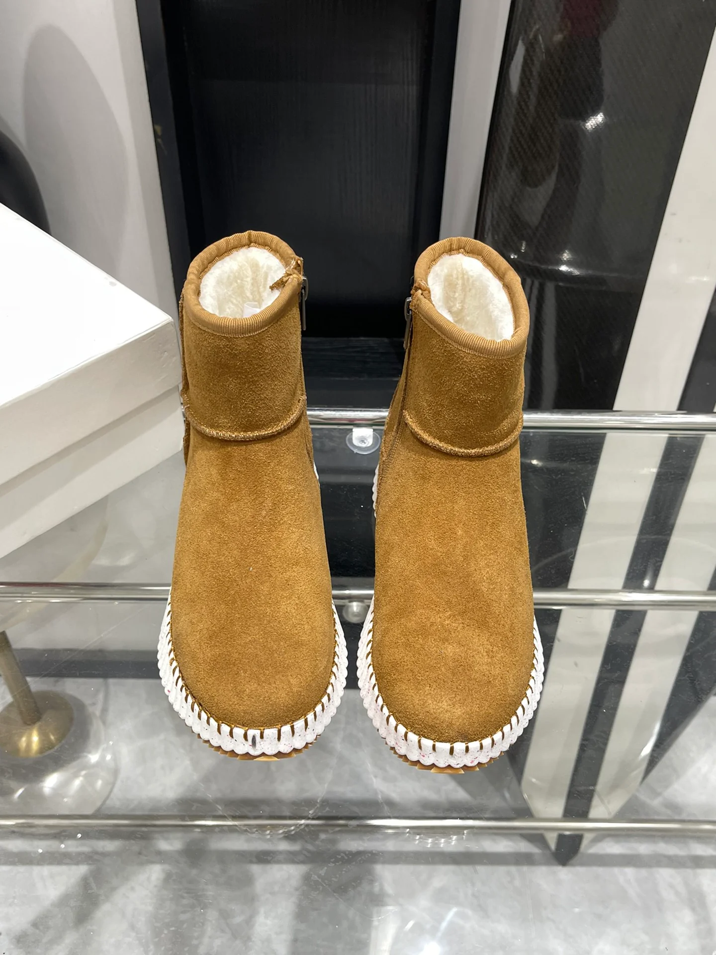 Снежные ботинки Chloe 2024 - Кофейно-коричневый