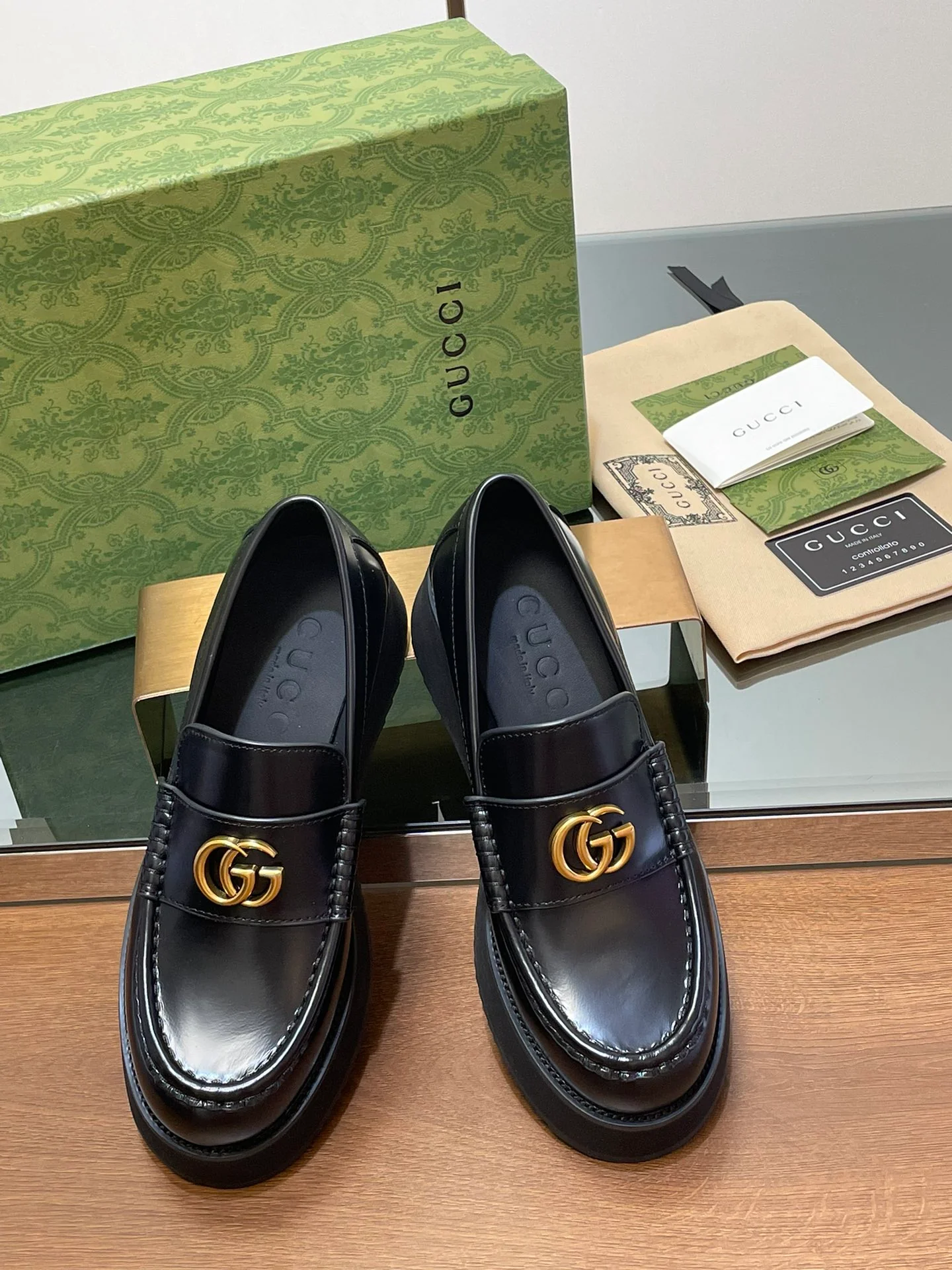 Лоферы на платформе Gucci 2024 - черные