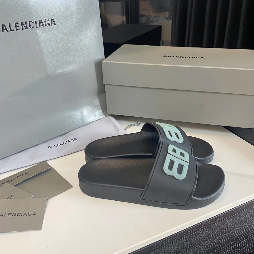 Серые тапочки Balenciaga - 1