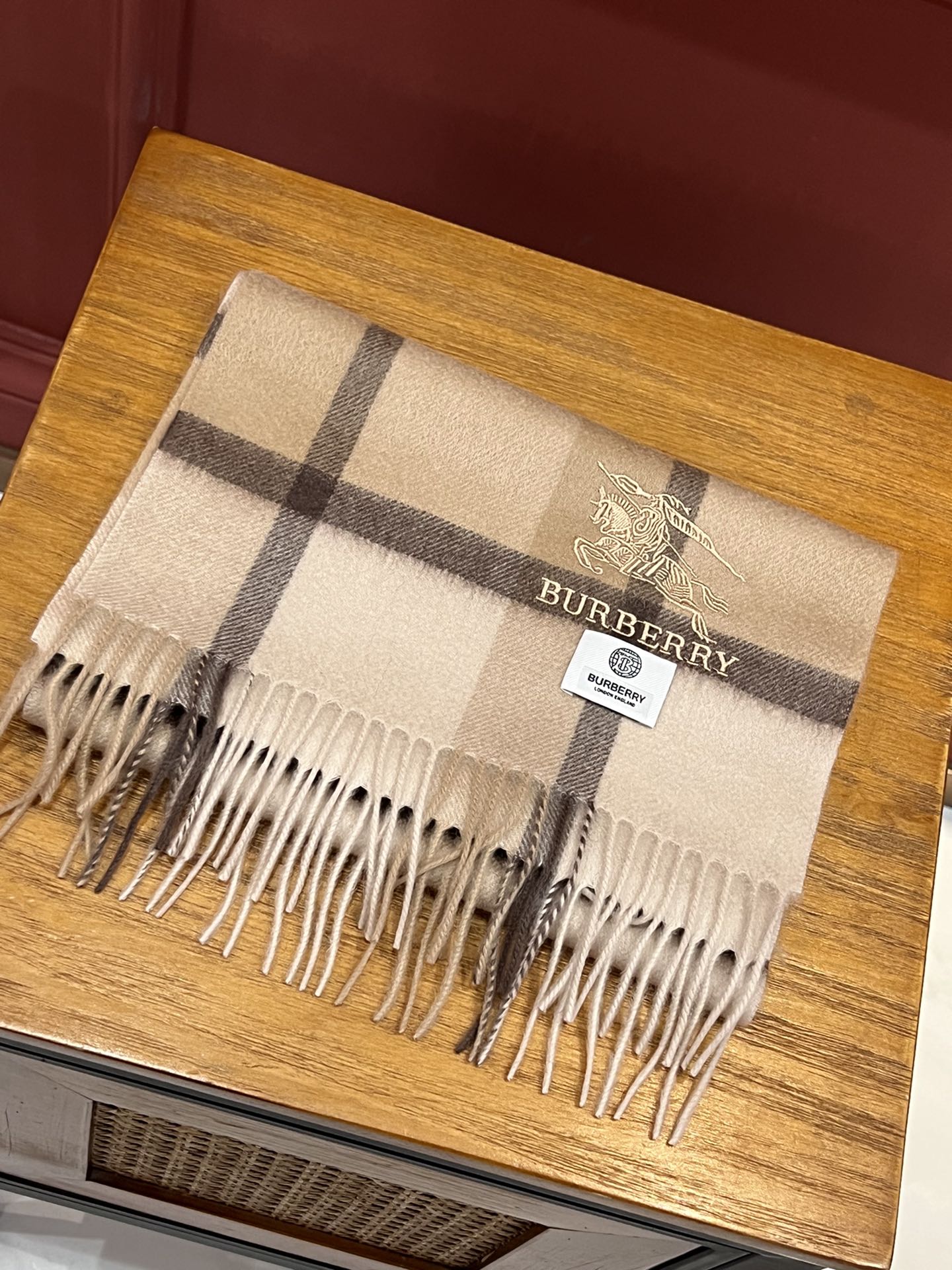 Классический шарф Burberry с кисточками - Размер 30 - 180 см - 100 г - Высококачественный чистый кашемир - Светло-коричневый