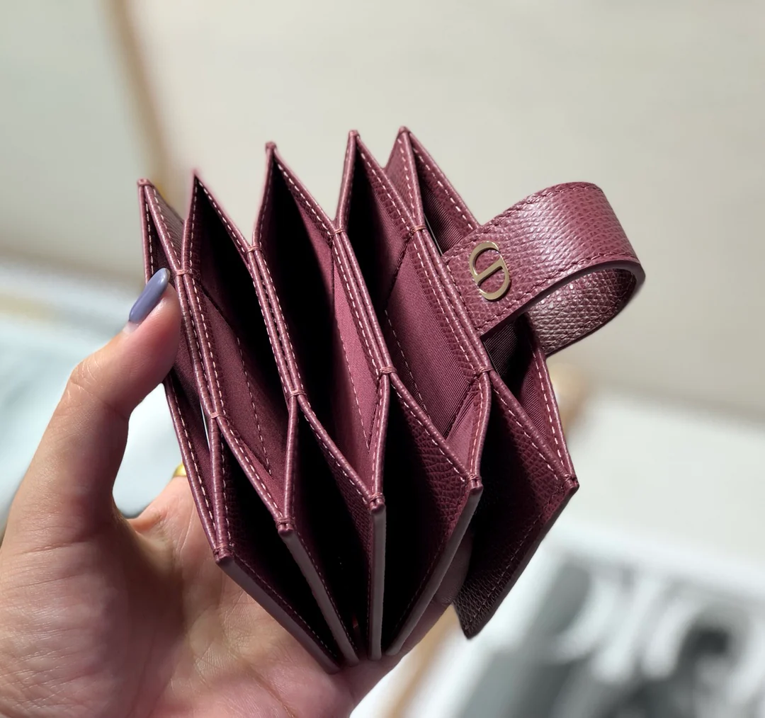 Dior 风琴卡包