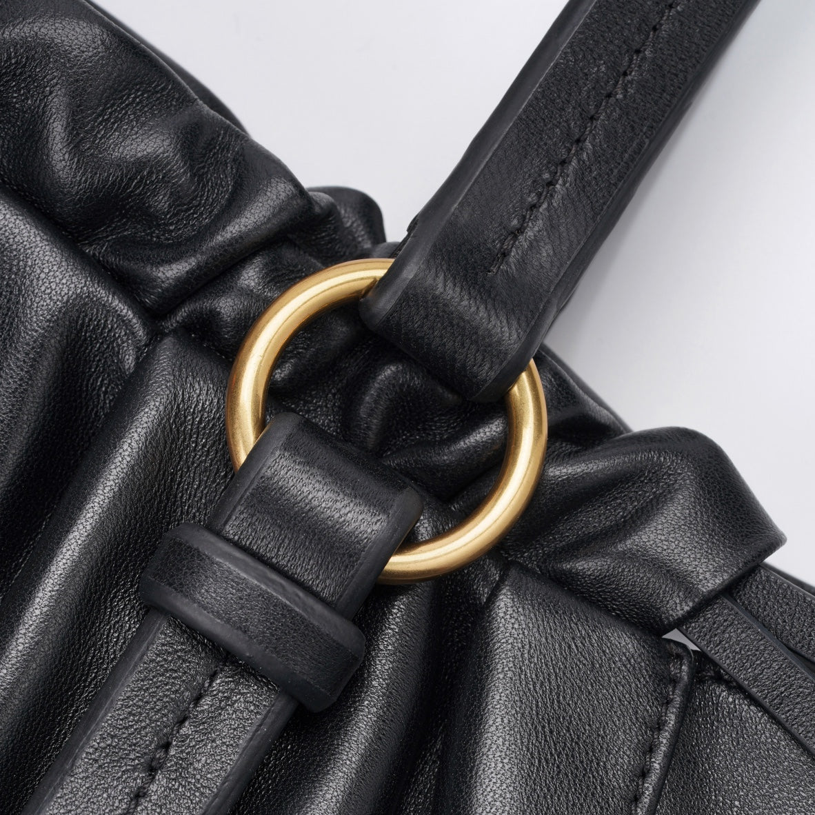 Сумка Miu Miu Joie из кожи наппа - Маленькая - Черная