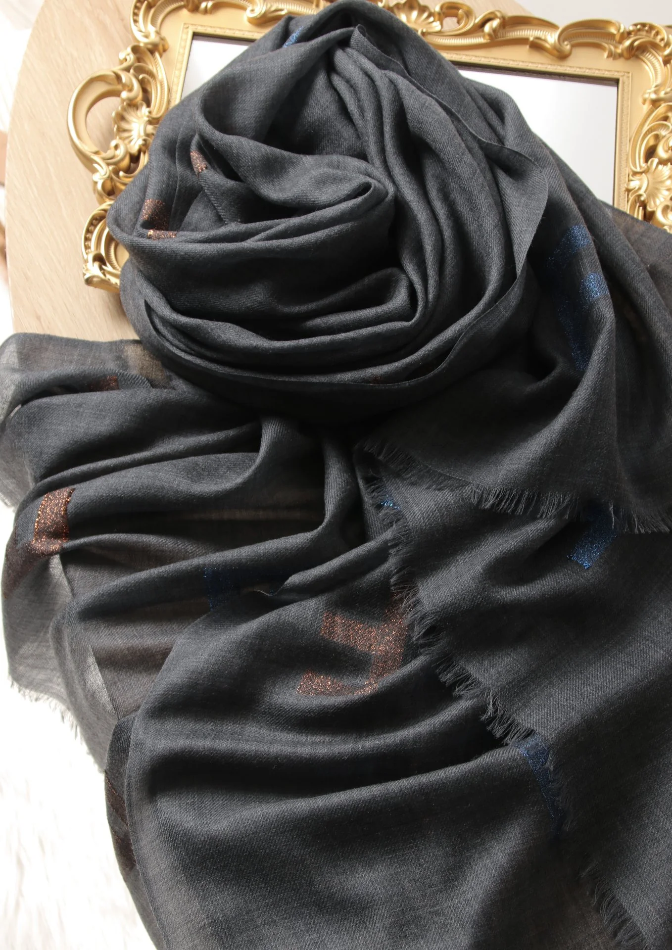 Fendi - Изысканный кашемировый шарф с водоотражающими свойствами - 90-200 см