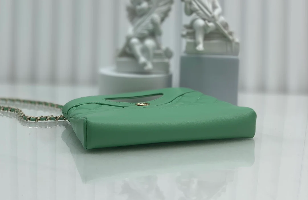 Сумка Chanel 24c 31 серии из нано-ягнячьей кожи - зеленая