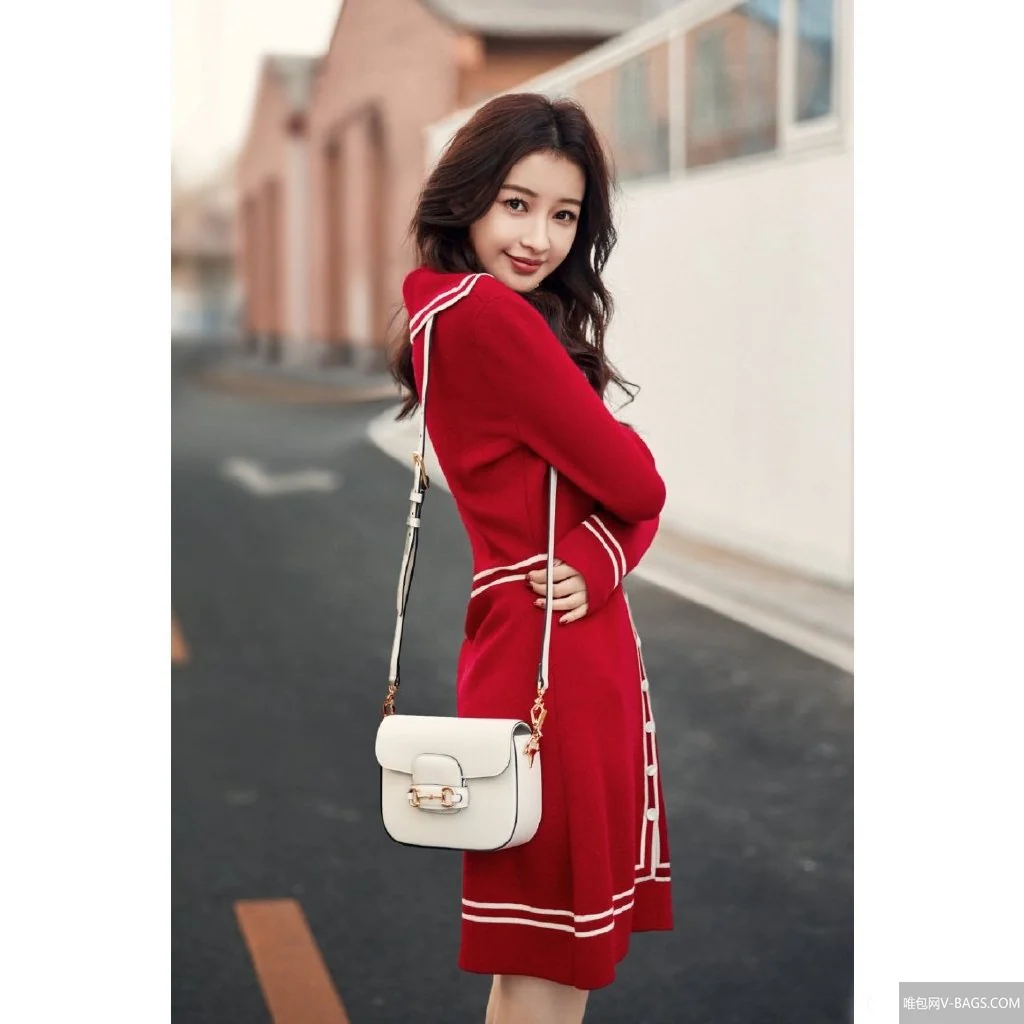 Сумка-седло Gucci 1955 из натуральной кожи с пряжкой в ??виде подковы