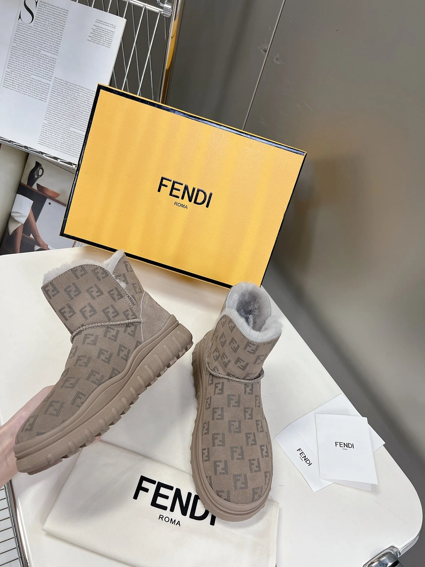Ботильоны Fendi 22ss All-Letter Ankle Boots - серые