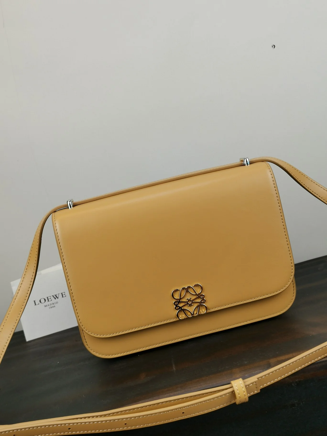 Серия Loewe Goya, большой размер 2