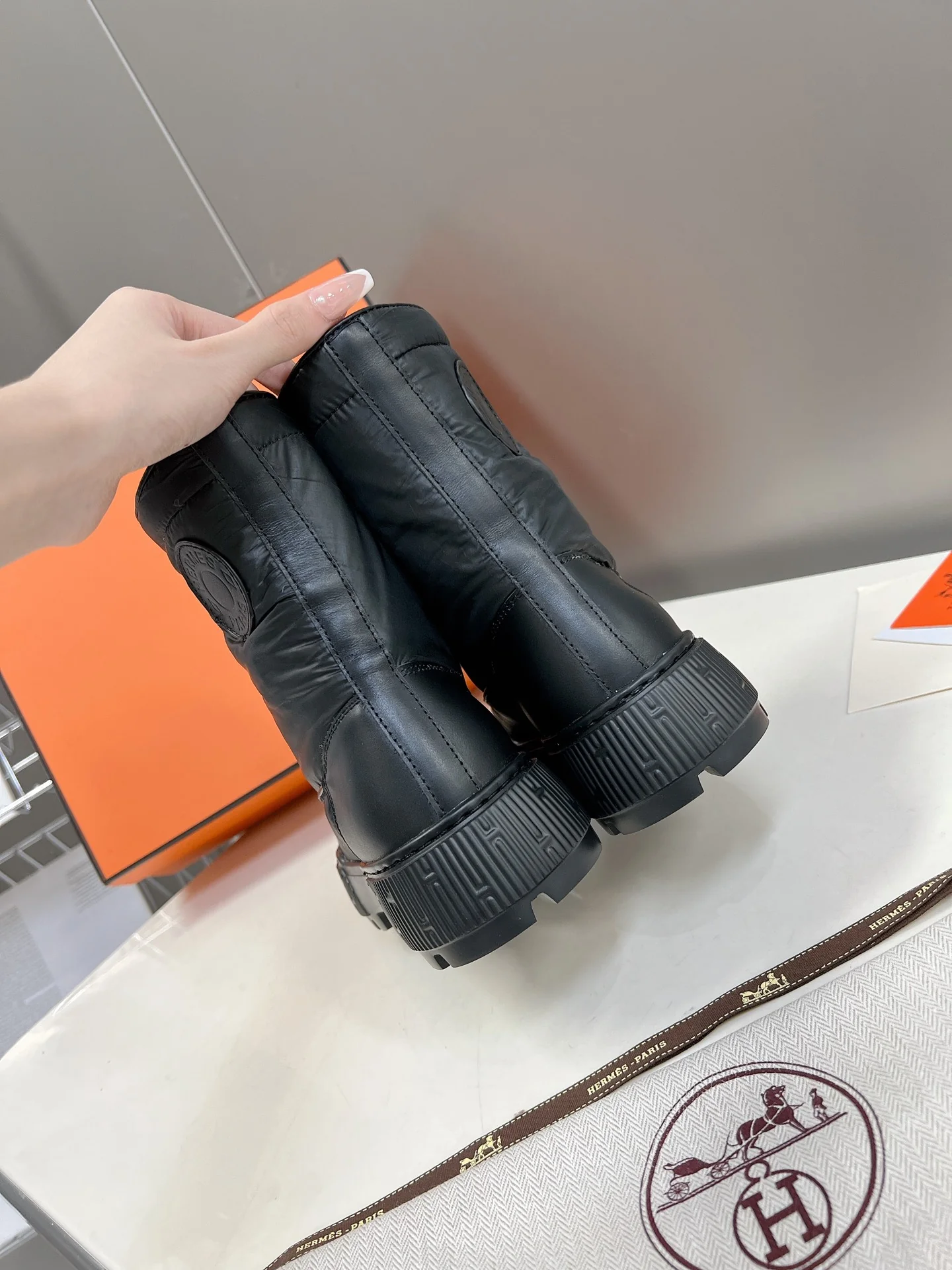 Новинка сезона осень/зима 2022 от Hermes - короткие сапоги и пуховые сапоги - 1