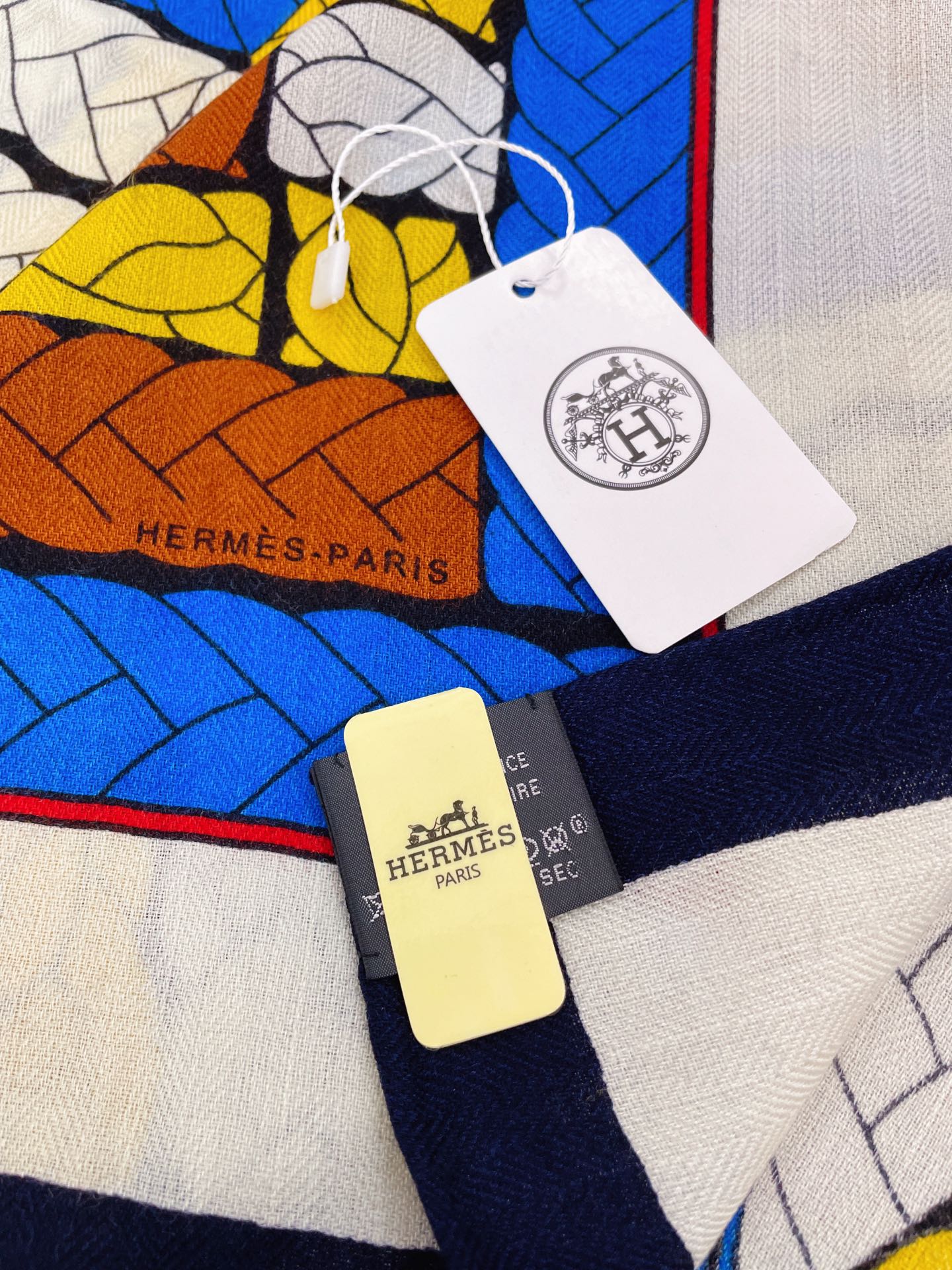 Шарф Hermes с переплетенными буквами H-H - 140 см - 70% кашемир - 30% шелк - 1 шт.