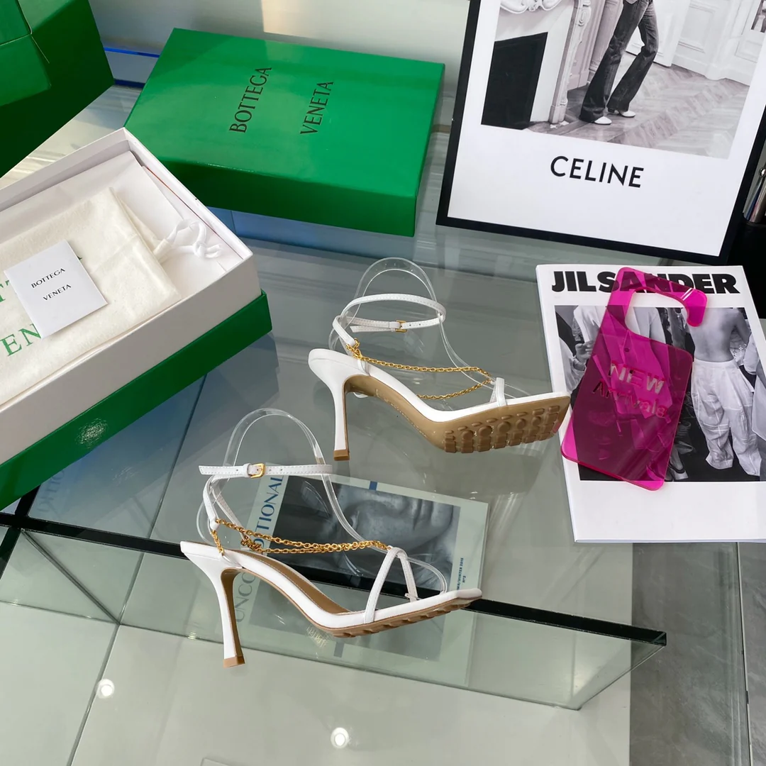 Туфли BV - BV с широким носком - на шпильке