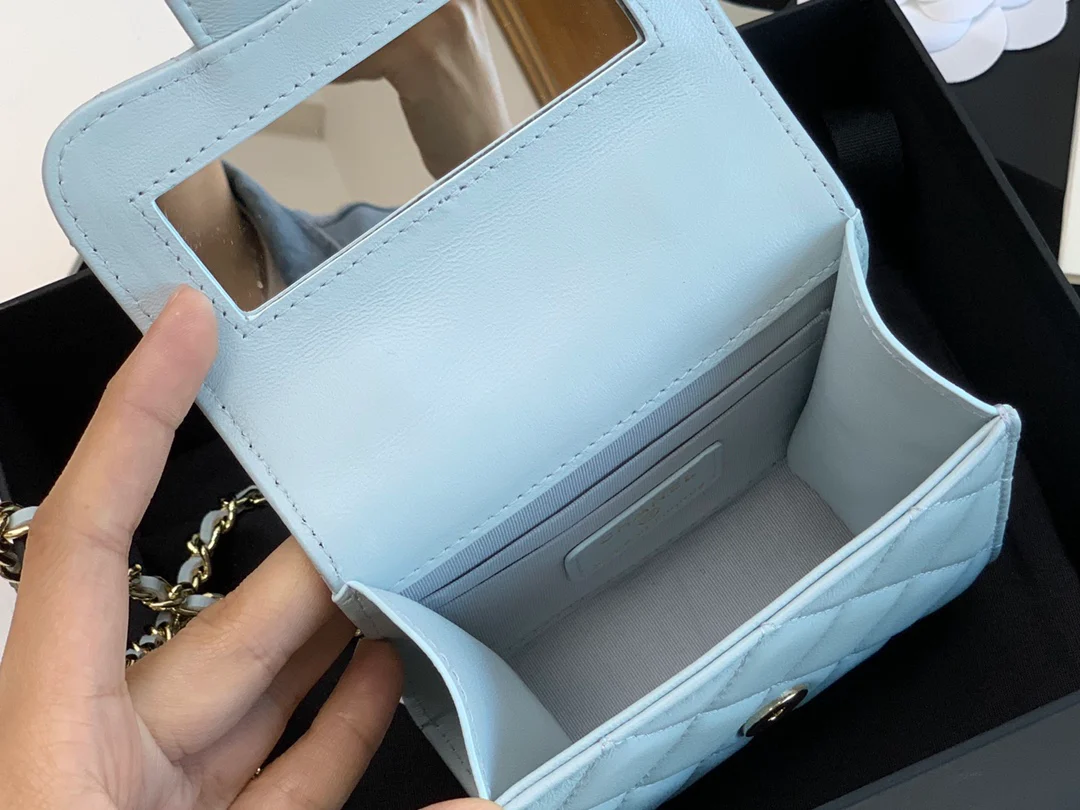 Мини-сумочка Chanel в виде коробки с ручкой - синяя