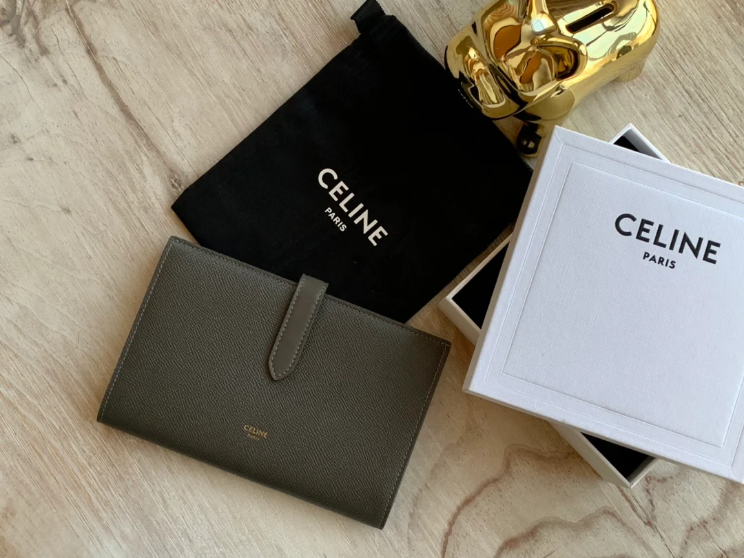 Длинный кошелек Celine - Кошелек с ремешком из крупной зернистой телячьей кожи - 15