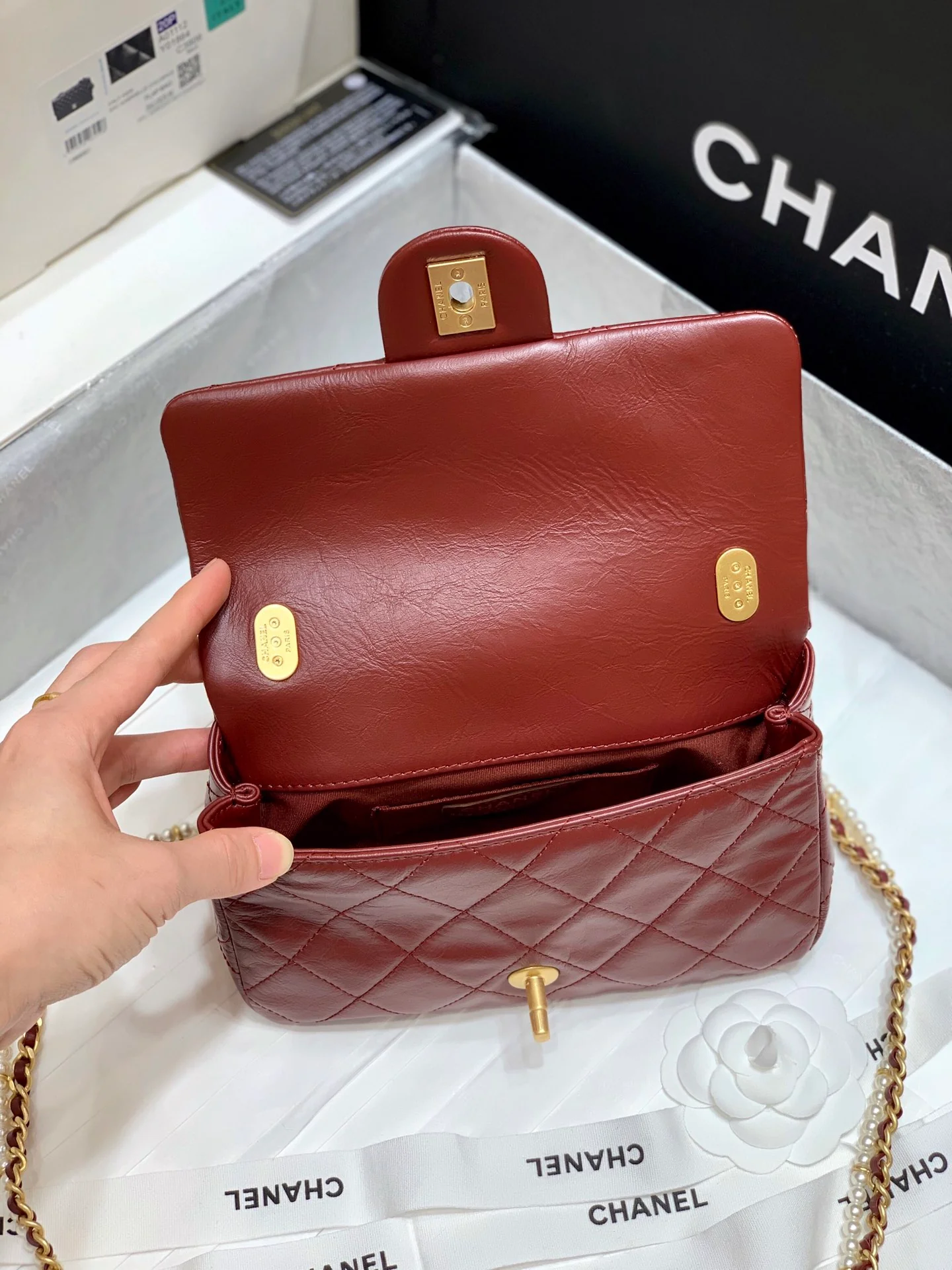 Лимитированная коллекция Chanel осень/зима 2020: сумка Pearl CF.