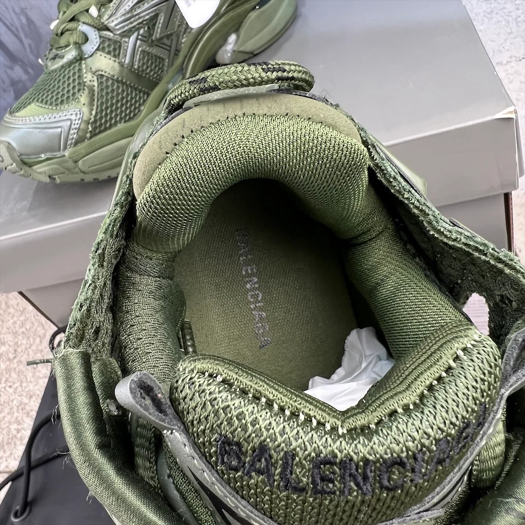Кроссовки Balenciaga Runner - унисекс - зеленые